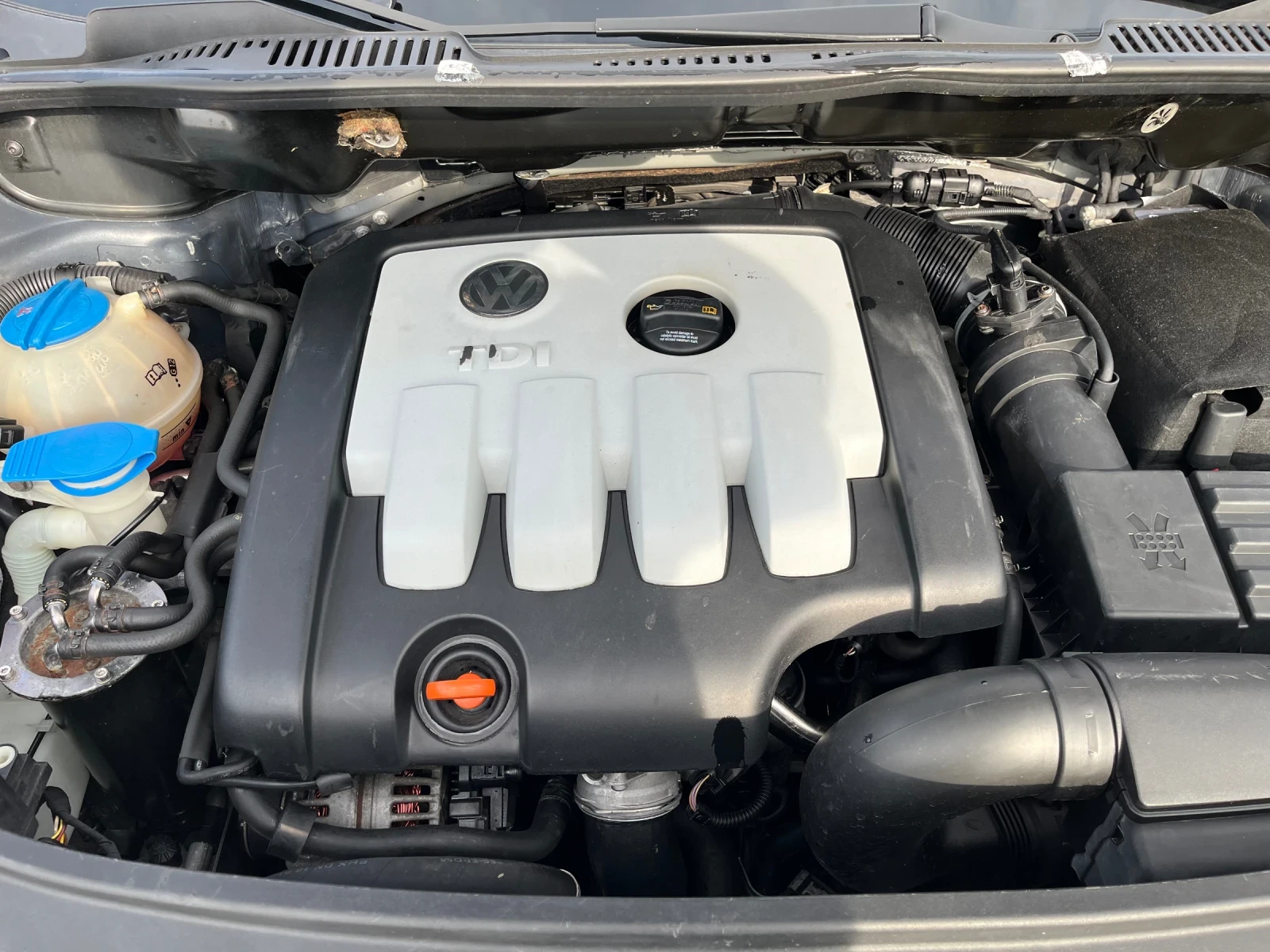 VW Touran 2.0TDI-DSG-FEIS-ITALIA, снимка 15 - Автомобили и джипове - 54624967