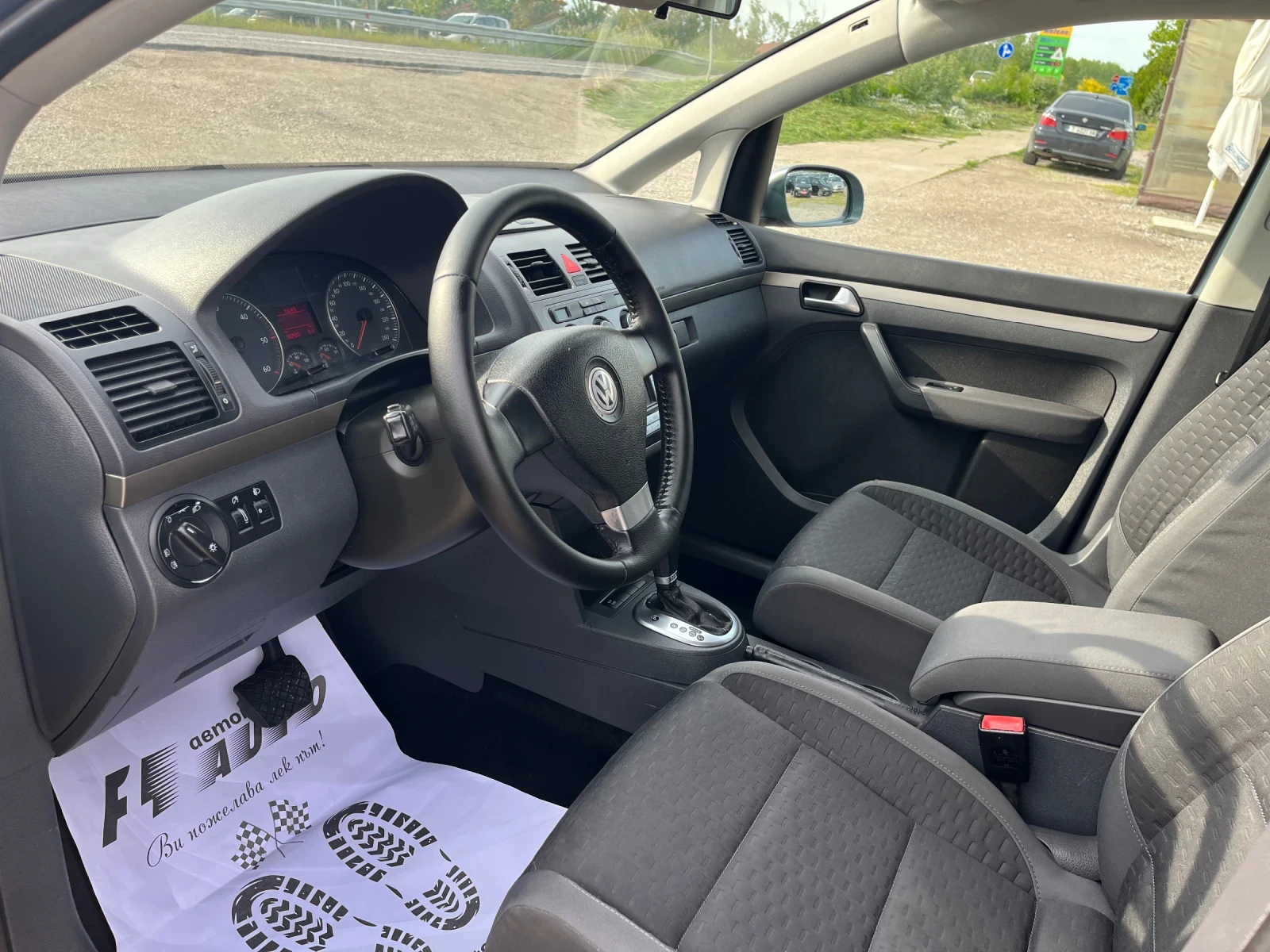 VW Touran 2.0TDI-DSG-FEIS-ITALIA, снимка 13 - Автомобили и джипове - 54624967