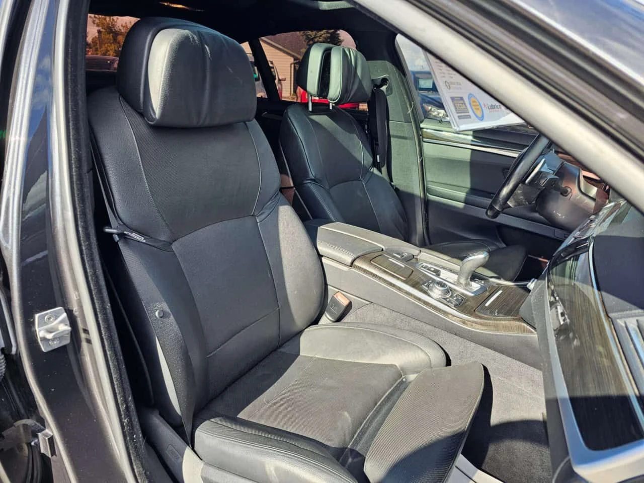 BMW 550 * 4dr Sdn 550i xDrive AWD * CARFAX * ЦЕНА ДО БГ, снимка 9 - Автомобили и джипове - 54871017