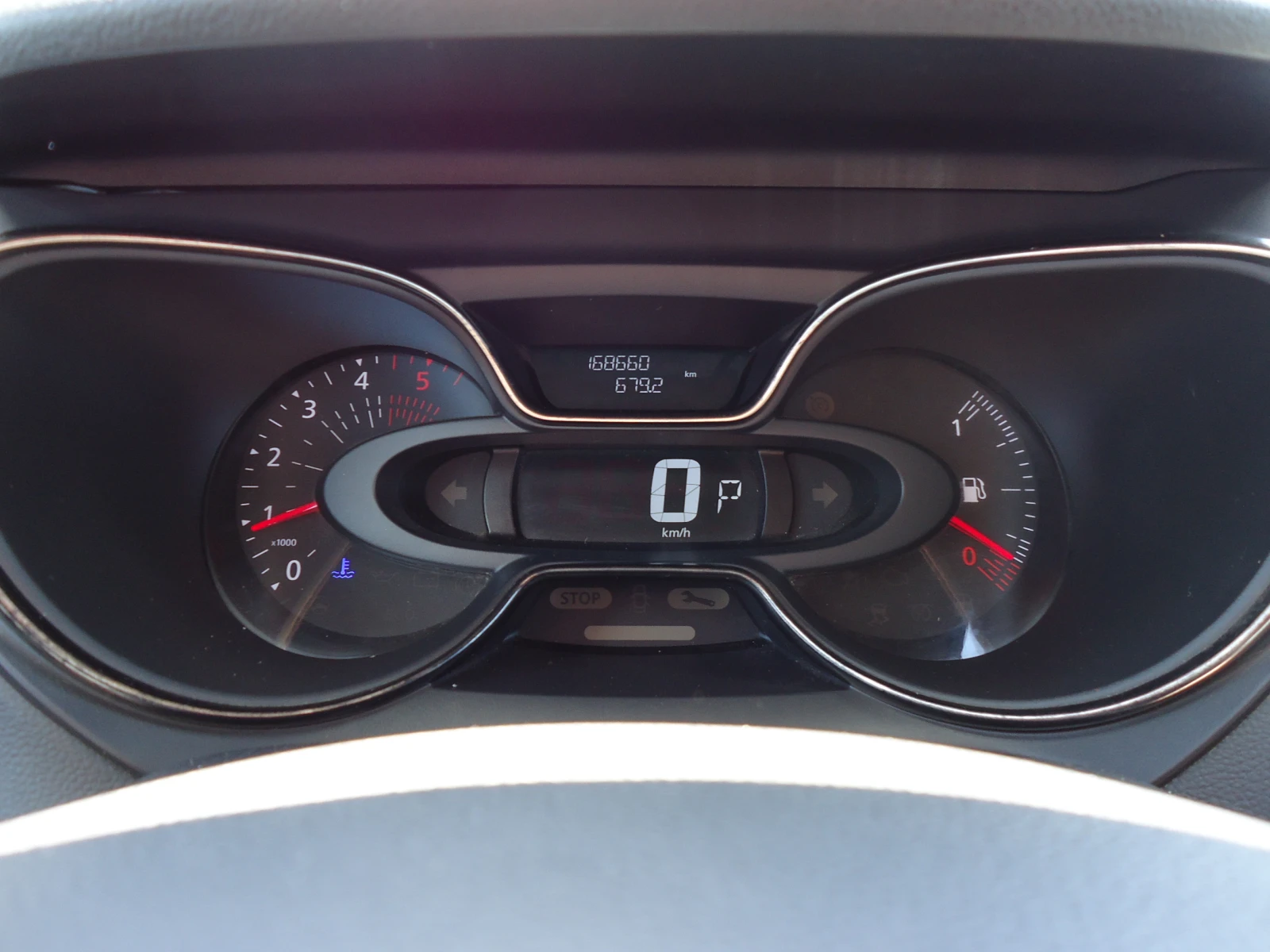 Renault Captur 1.5 DCI АВТОМАТИК, снимка 14 - Автомобили и джипове - 54978175