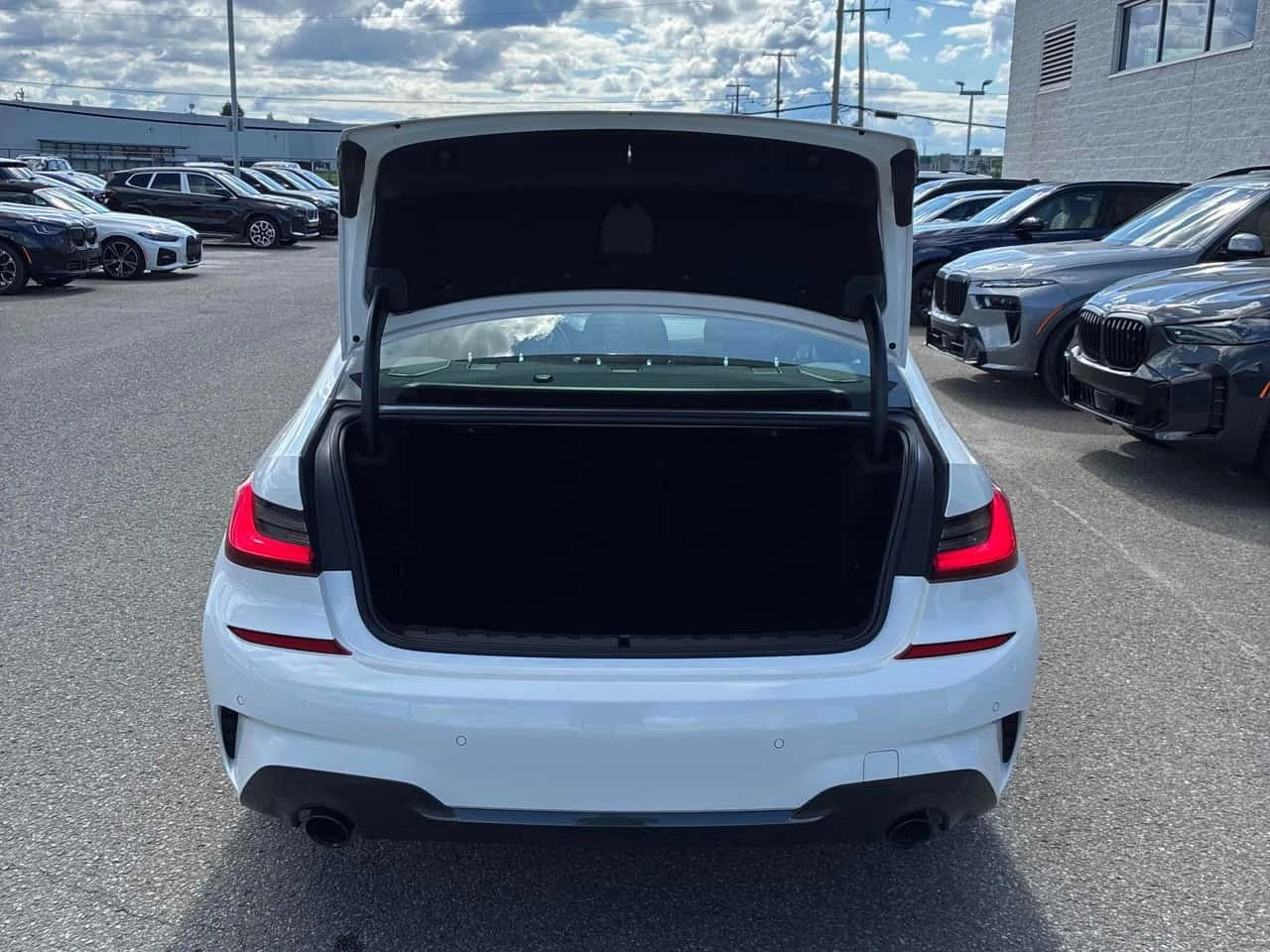 BMW 330 XDRIVE * M SPORT * CARFAX * , снимка 13 - Автомобили и джипове - 55784505