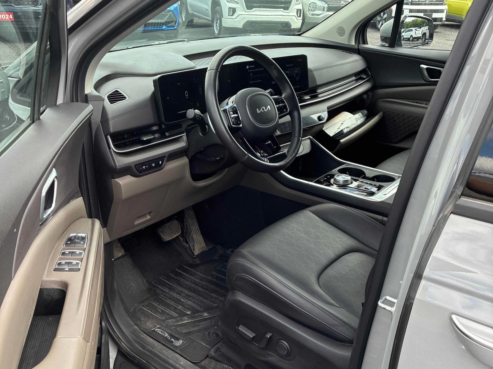 Kia Carnival * EX * CARFAX * БЕЗ ПЪРВОНАЧАЛНА ВНОСКА, снимка 5 - Автомобили и джипове - 55856929