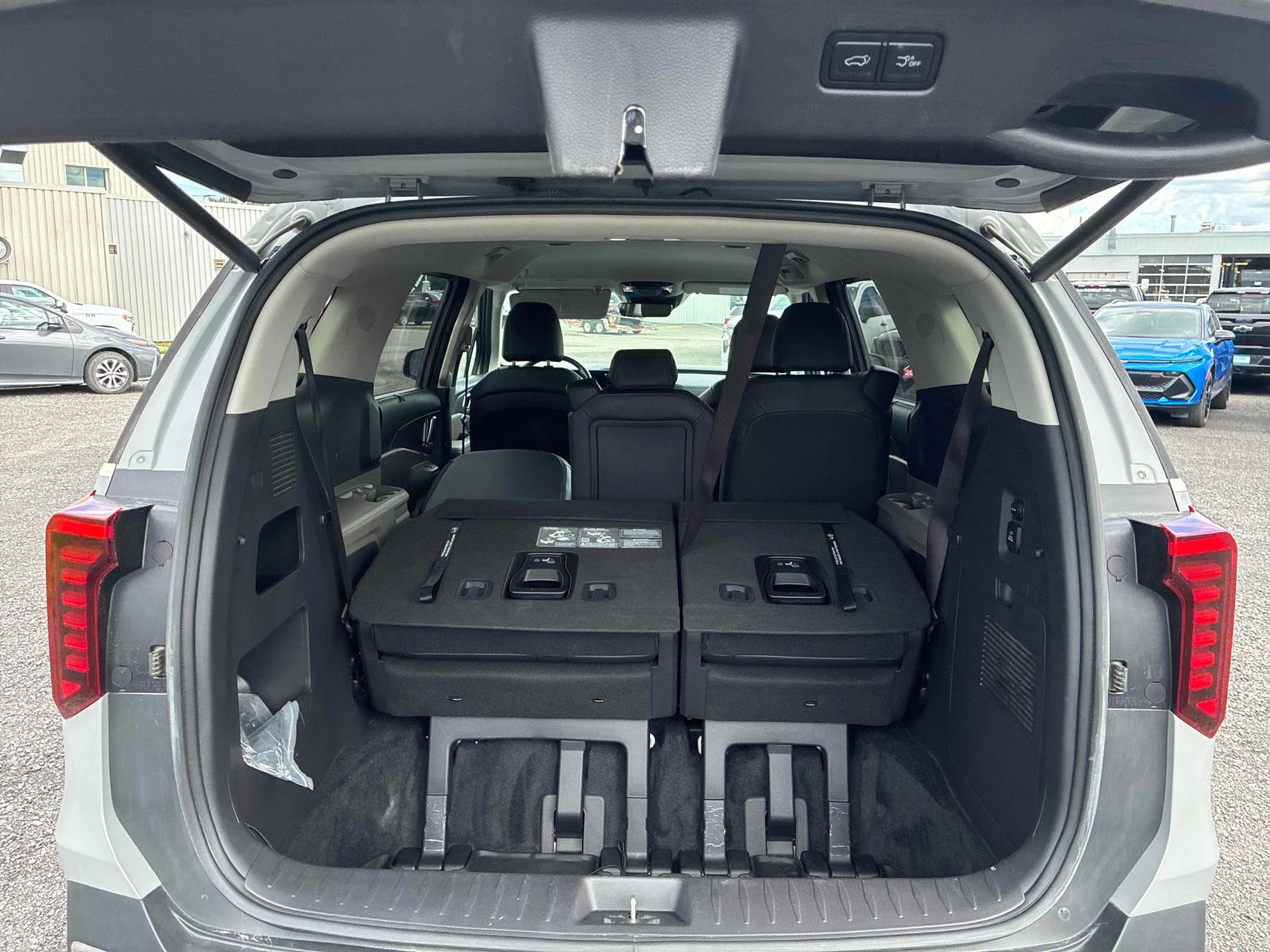 Kia Carnival * EX * CARFAX * БЕЗ ПЪРВОНАЧАЛНА ВНОСКА, снимка 14 - Автомобили и джипове - 55856929