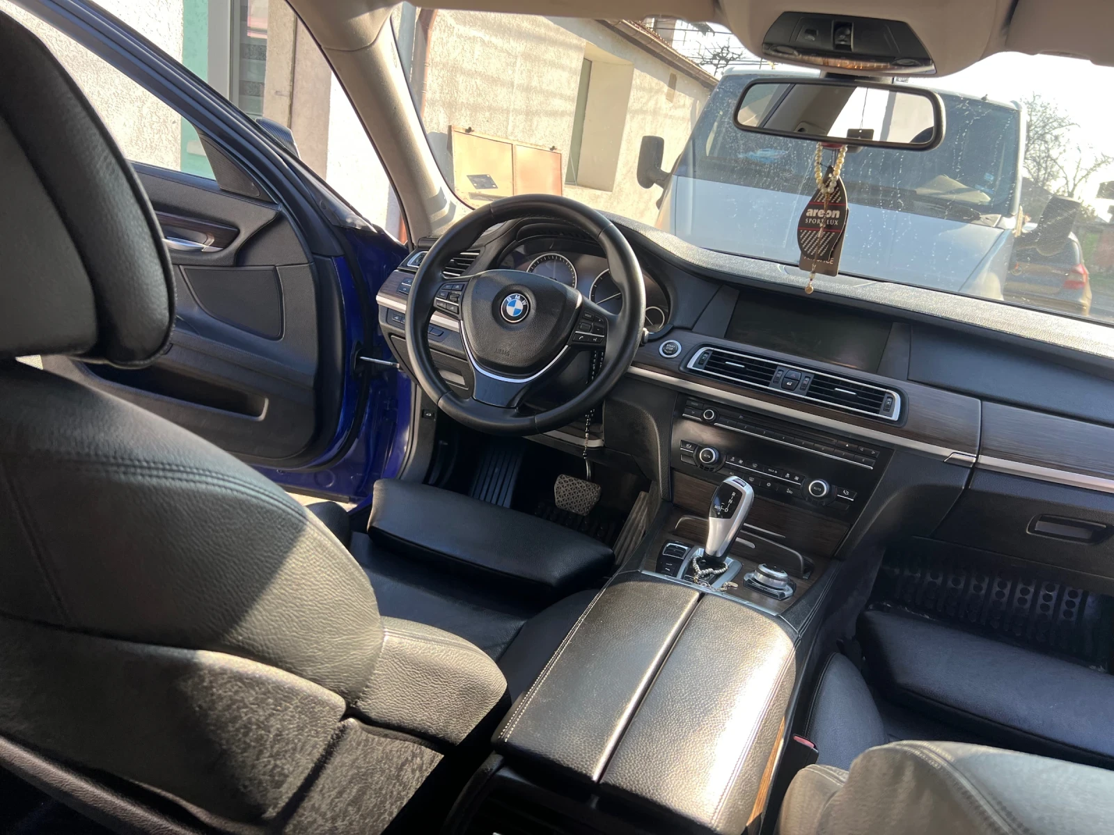 BMW 730, снимка 17 - Автомобили и джипове - 56369237