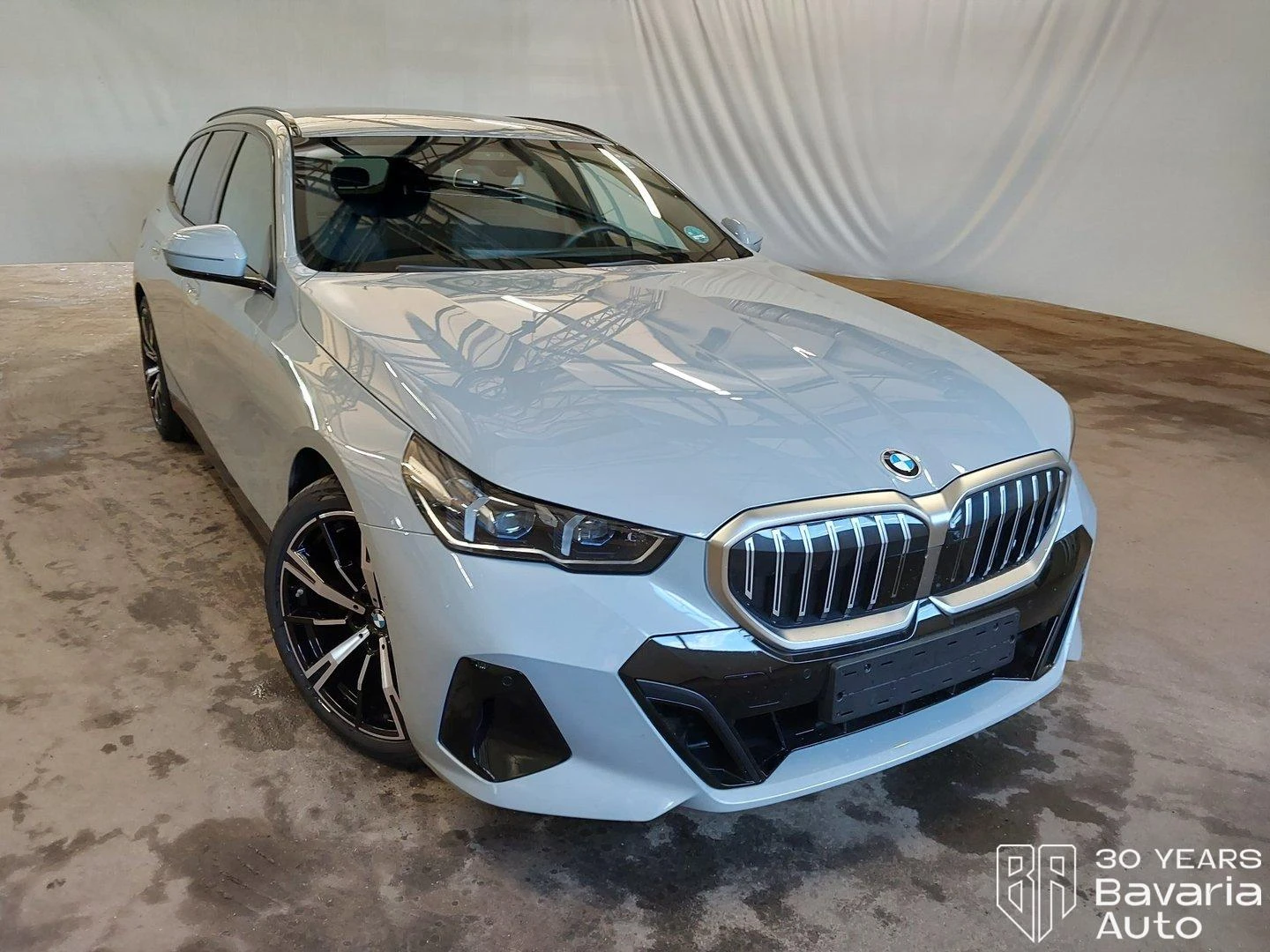 BMW 520 d xDrive Touring Steptronic, снимка 4 - Автомобили и джипове - 56633707