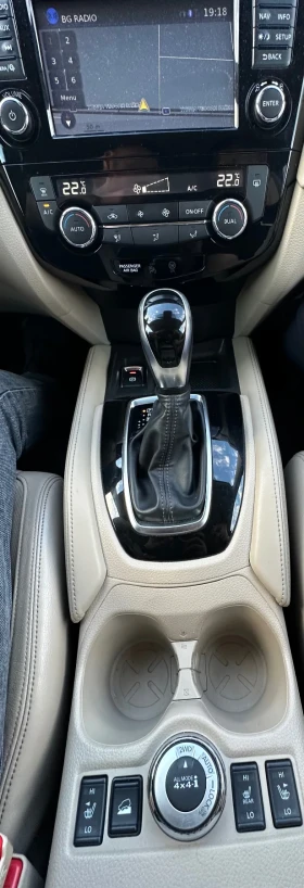 Nissan X-trail 4x4, седем местен, кожа, теглич, панорама, снимка 16