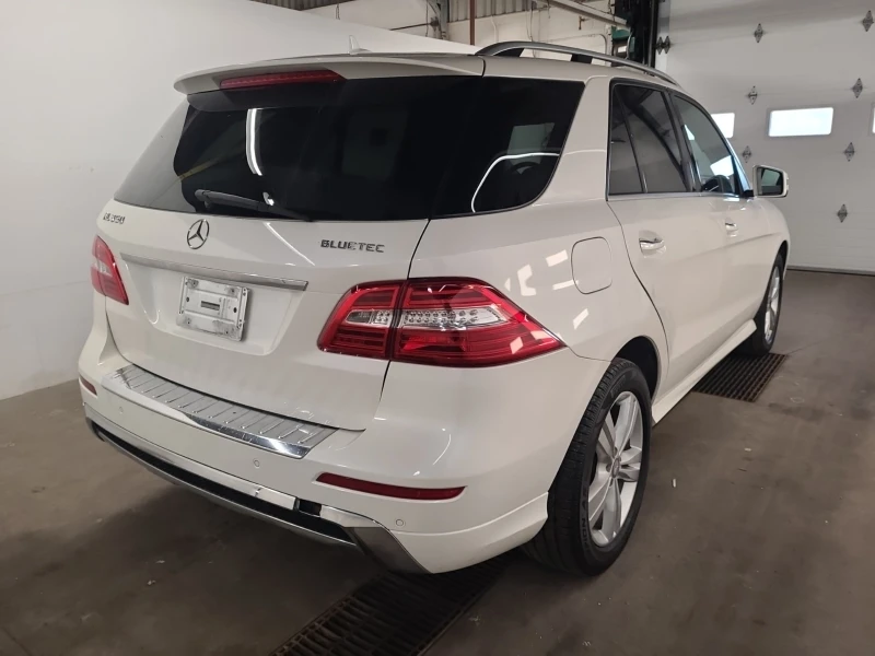Mercedes-Benz ML 350 AMG LINE/NAVI/KAMEPA/KEYLESS/LANE ASSIST, снимка 3 - Автомобили и джипове - 52710081