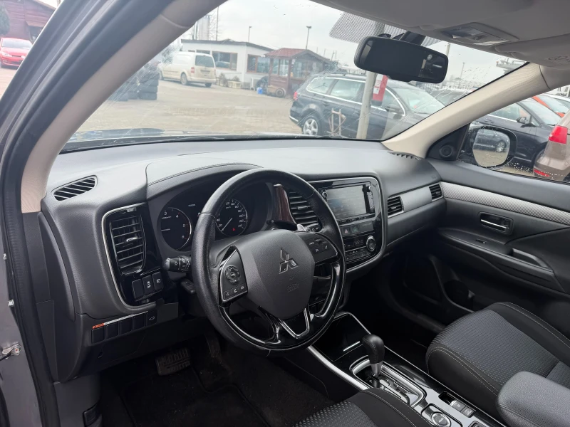Mitsubishi Outlander 2.2DI-D 4WD AVTOMAT/KAMERA/NAVI EURO 6, снимка 13 - Автомобили и джипове - 53381425