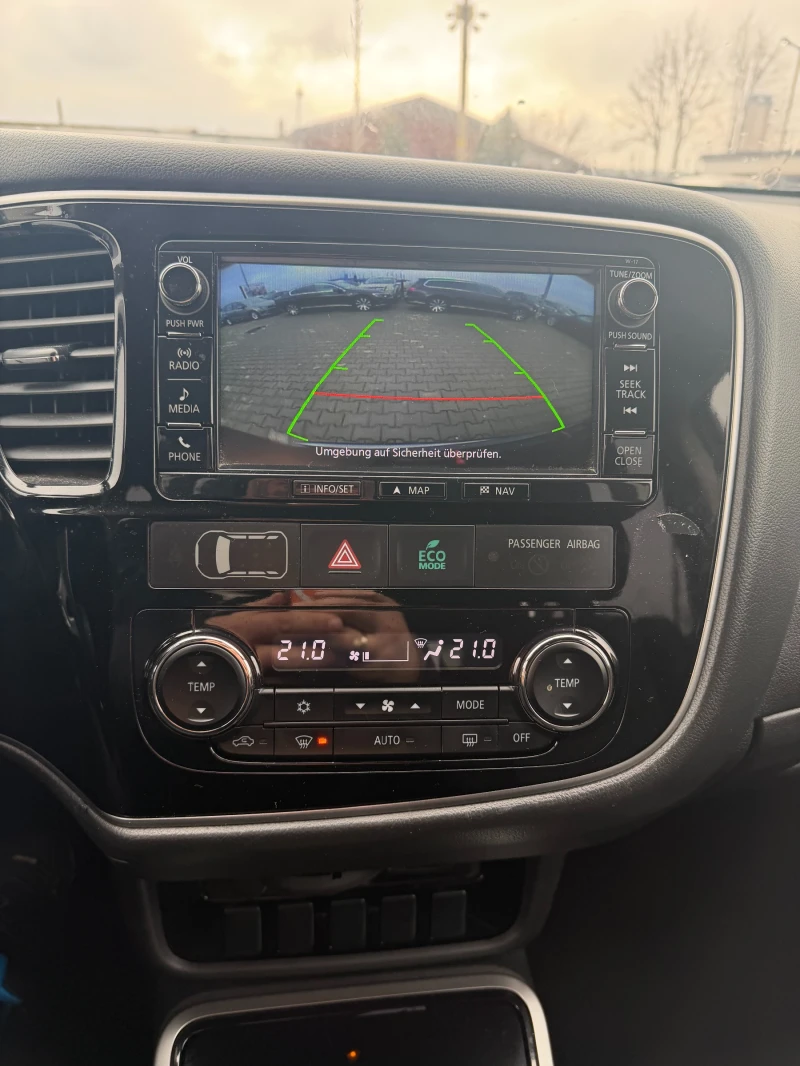 Mitsubishi Outlander 2.2DI-D 4WD AVTOMAT/KAMERA/NAVI EURO 6, снимка 15 - Автомобили и джипове - 53381425