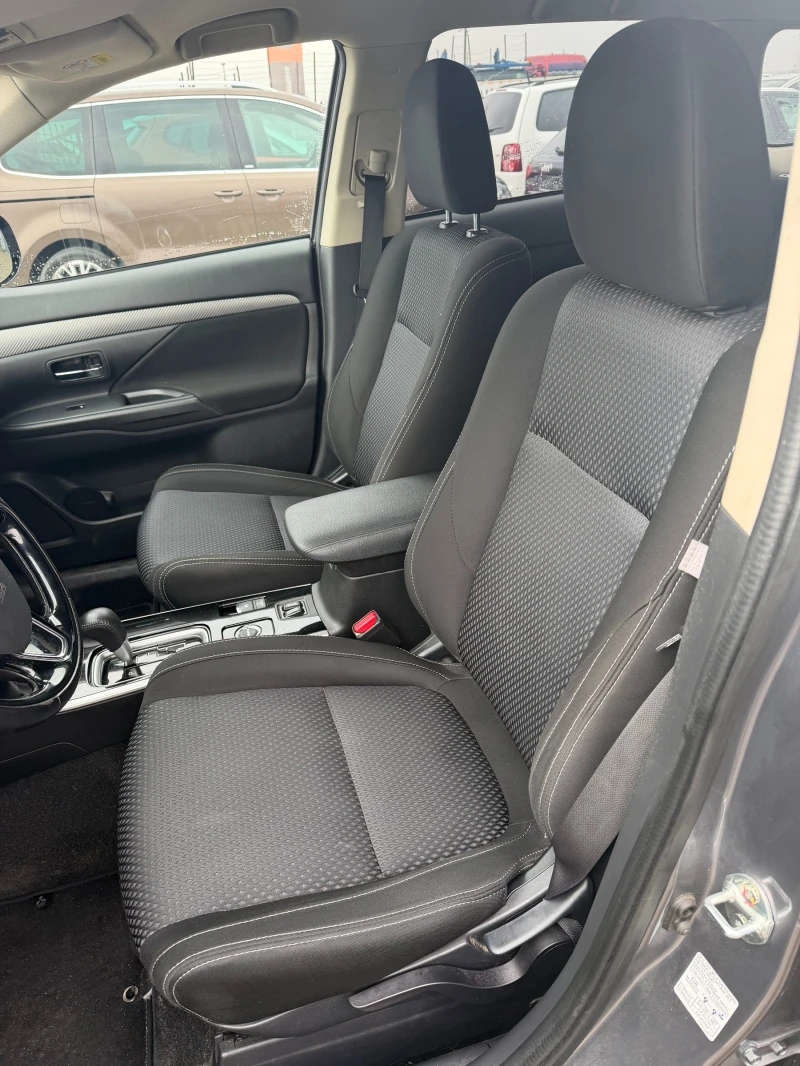 Mitsubishi Outlander 2.2DI-D 4WD AVTOMAT/KAMERA/NAVI EURO 6, снимка 12 - Автомобили и джипове - 53381425