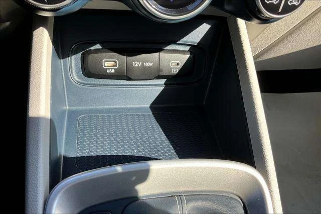 Hyundai Venue * SEL, Limited * CARFAX *    | Mobile.bg   14