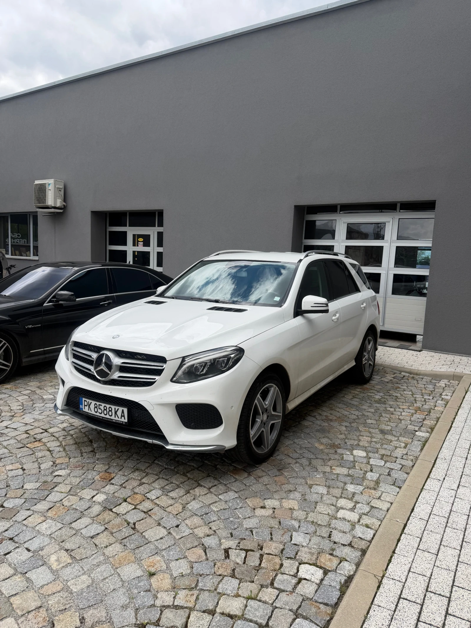 Mercedes-Benz GLE 350 Амг Топ състояние, снимка 4 - Автомобили и джипове - 52502564