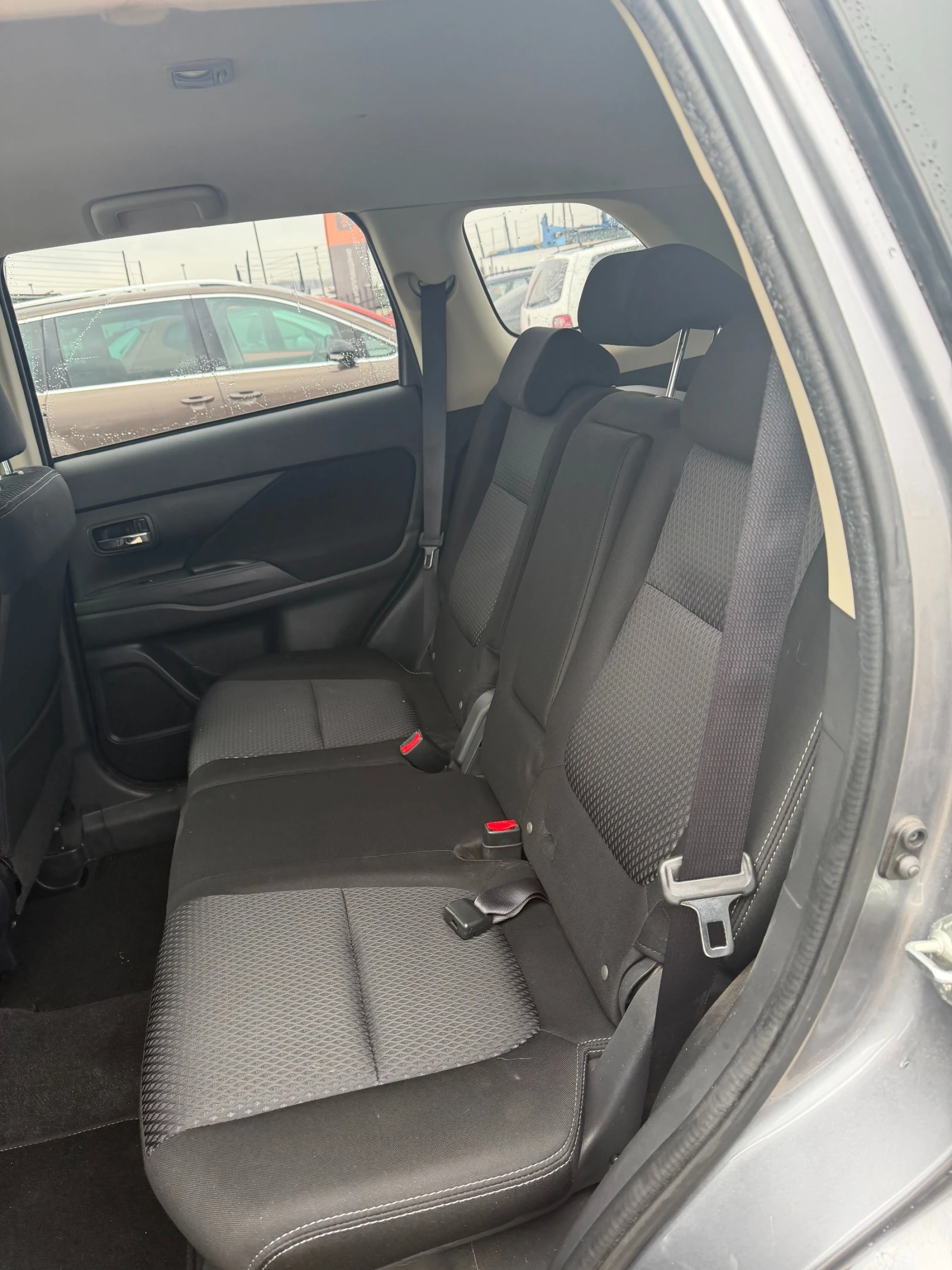 Mitsubishi Outlander 2.2DI-D 4WD AVTOMAT/KAMERA/NAVI EURO 6 - изображение 10