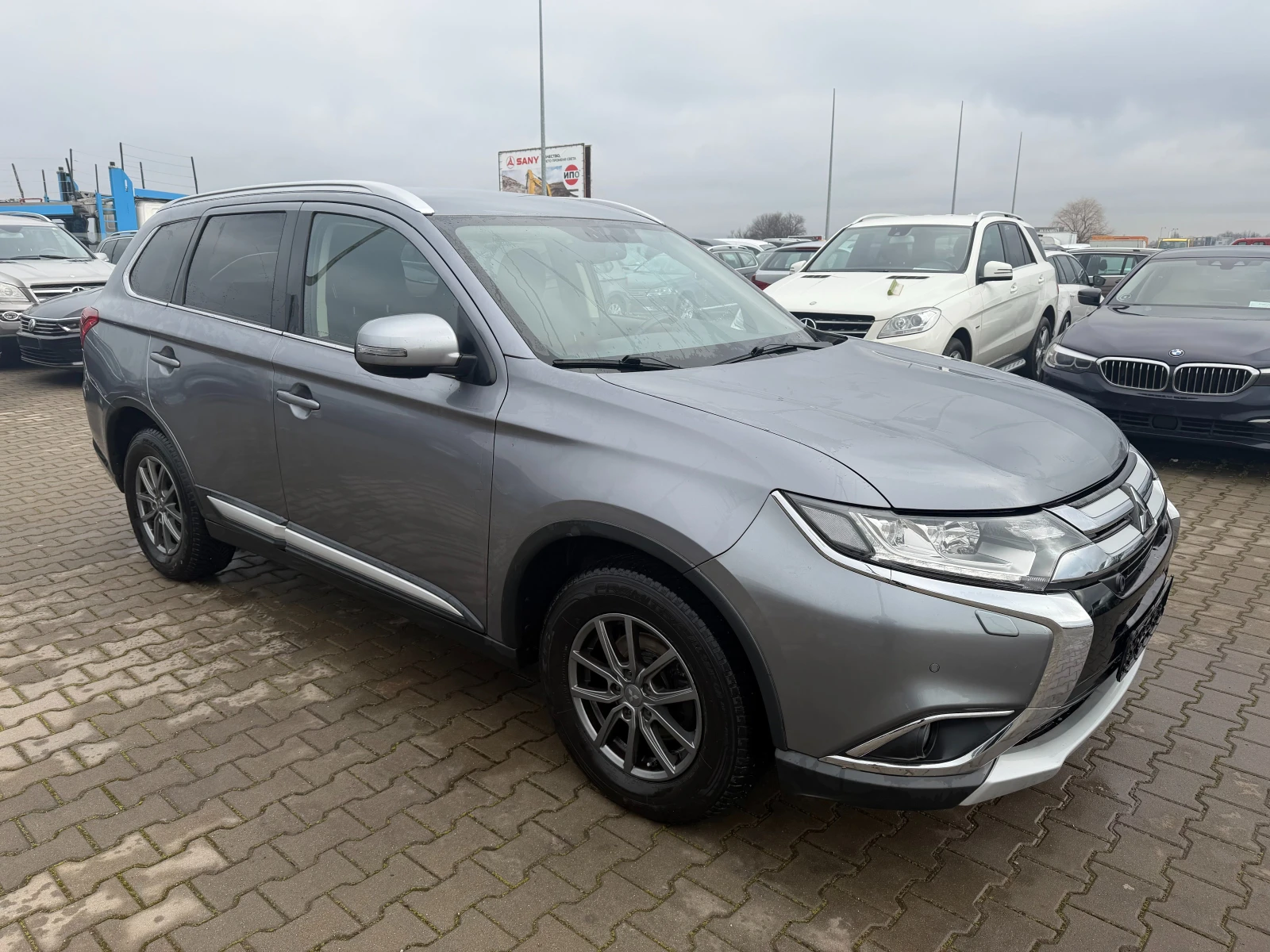 Mitsubishi Outlander 2.2DI-D 4WD AVTOMAT/KAMERA/NAVI EURO 6 - изображение 4