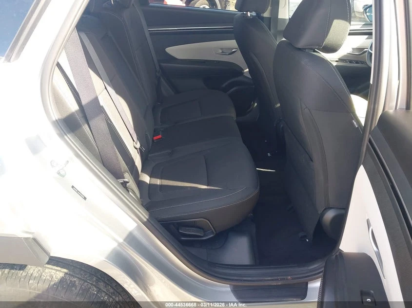 Hyundai Tucson 2.5l Sel, снимка 8 - Автомобили и джипове - 54093792