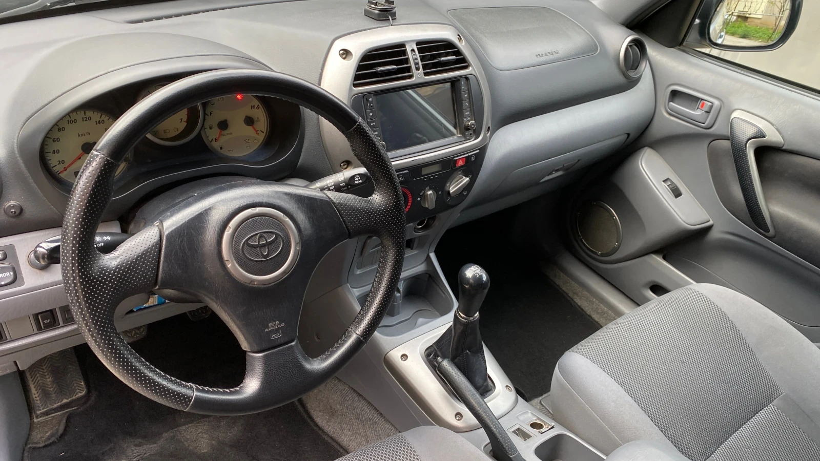 Toyota Rav4 D4D, снимка 8 - Автомобили и джипове - 54319118