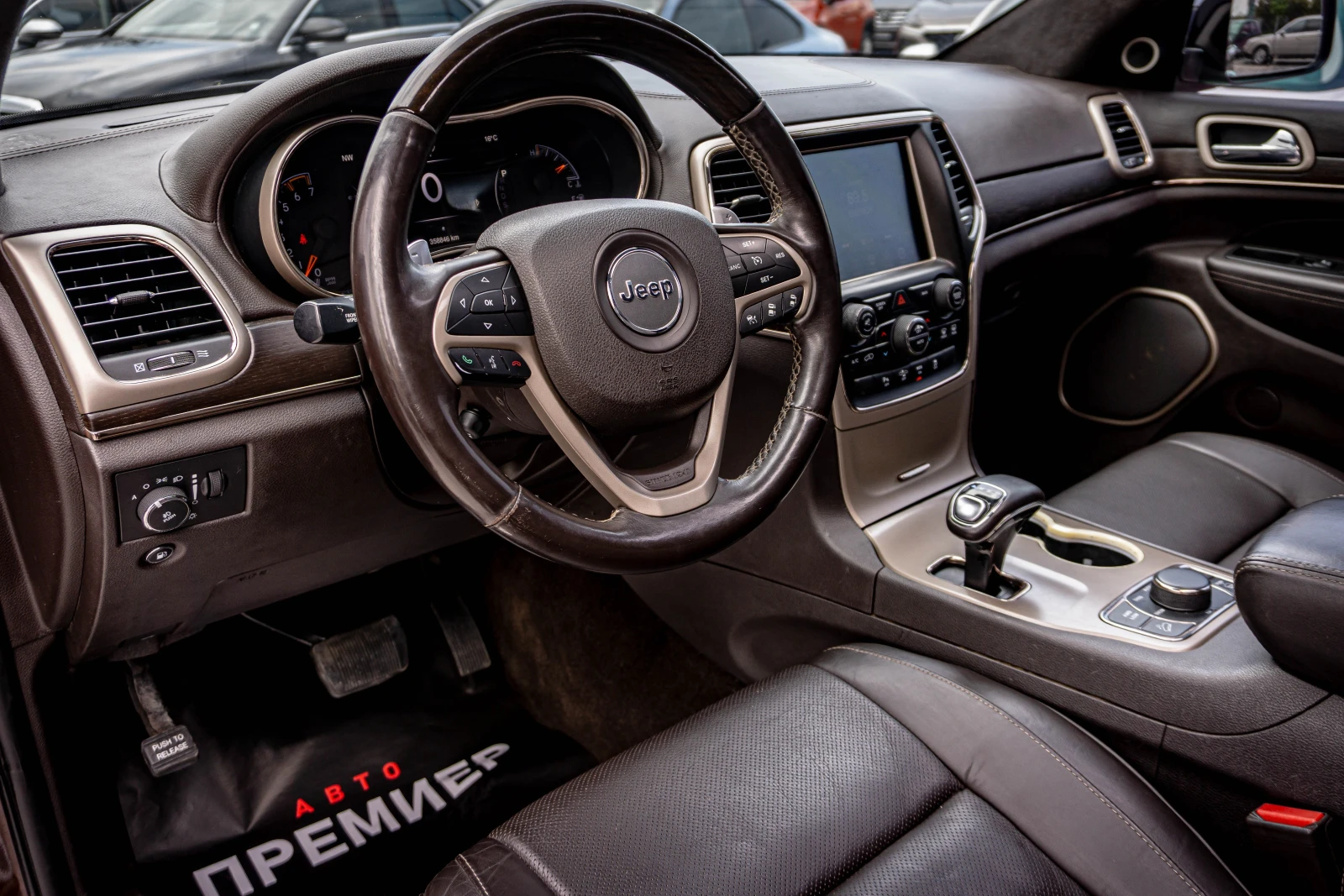 Jeep Grand cherokee 5.7HEMI-SUMMIT-TOP!, снимка 7 - Автомобили и джипове - 54355572