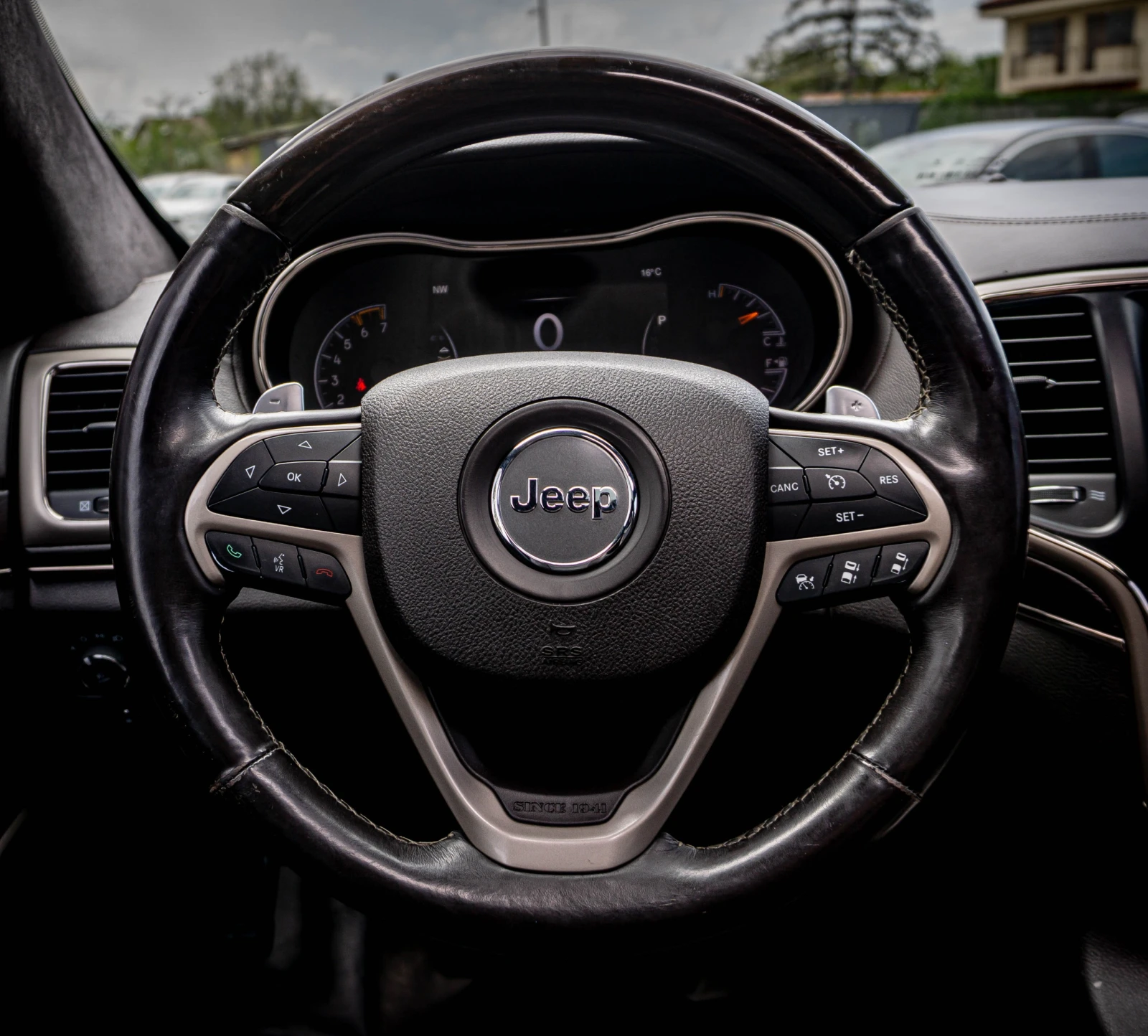 Jeep Grand cherokee 5.7HEMI-SUMMIT-TOP!, снимка 9 - Автомобили и джипове - 54355572