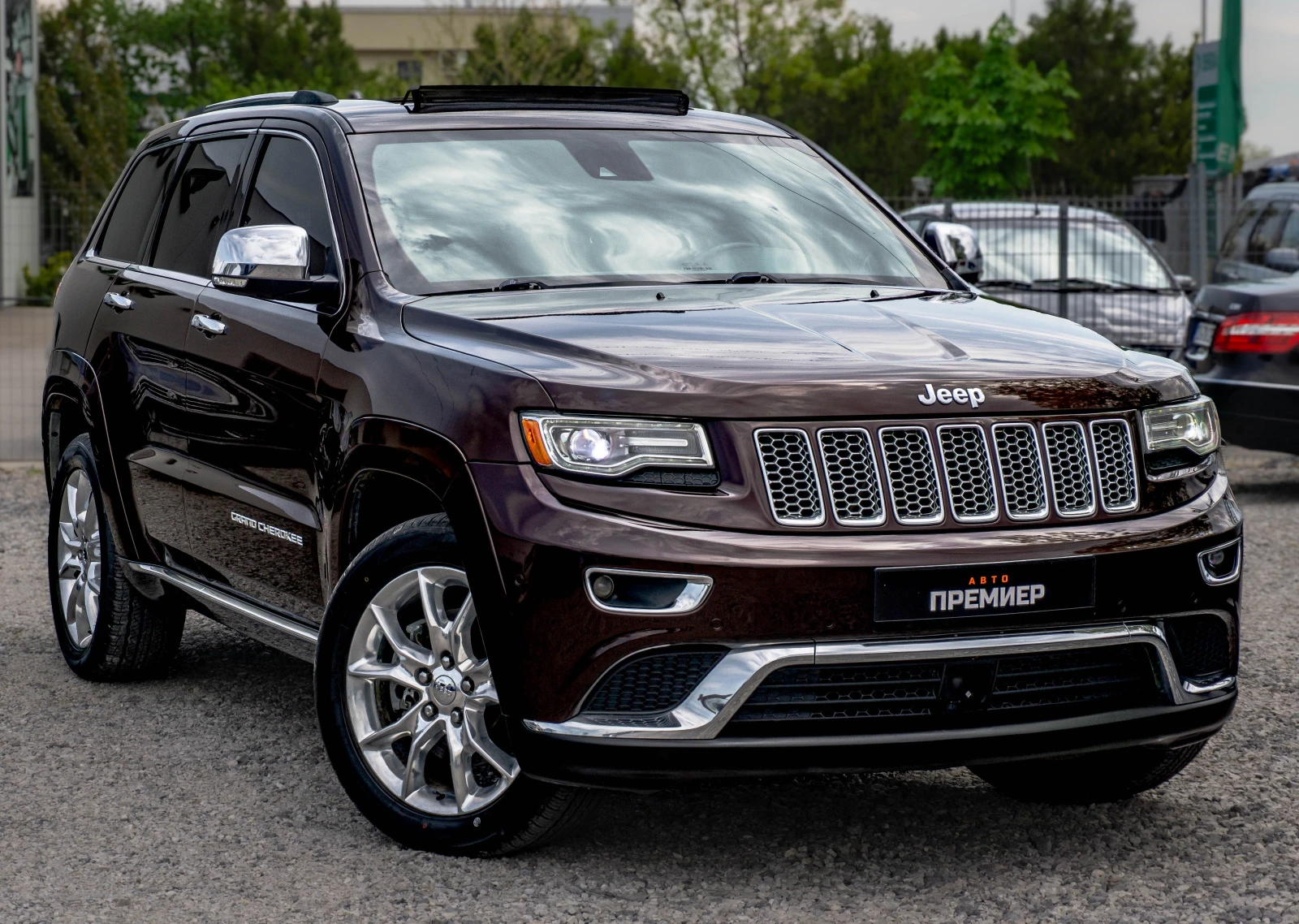 Jeep Grand cherokee 5.7HEMI-SUMMIT-TOP!, снимка 3 - Автомобили и джипове - 54355572