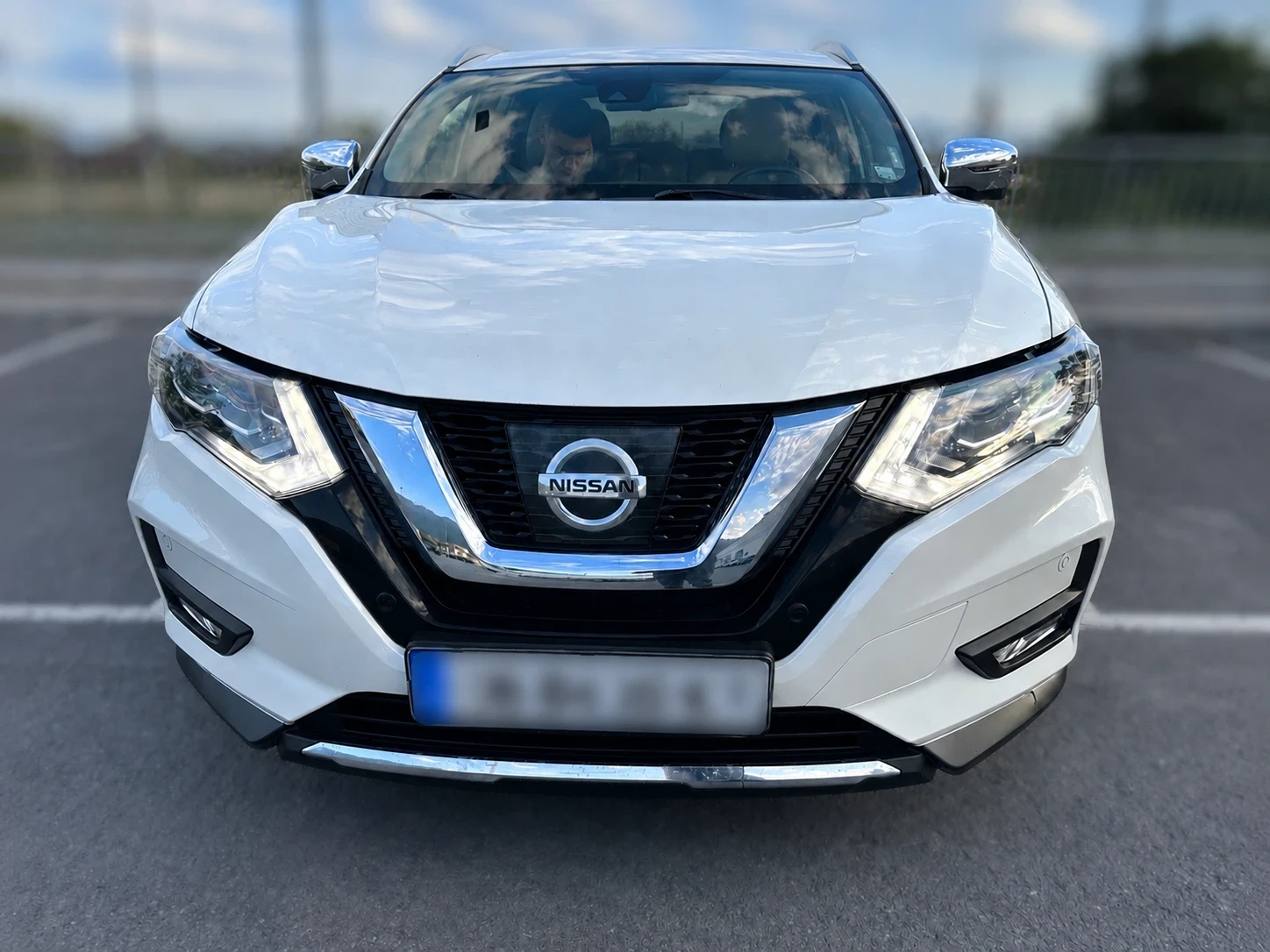Nissan X-trail 4x4, седем местен, кожа, теглич, панорама, снимка 3 - Автомобили и джипове - 54443987