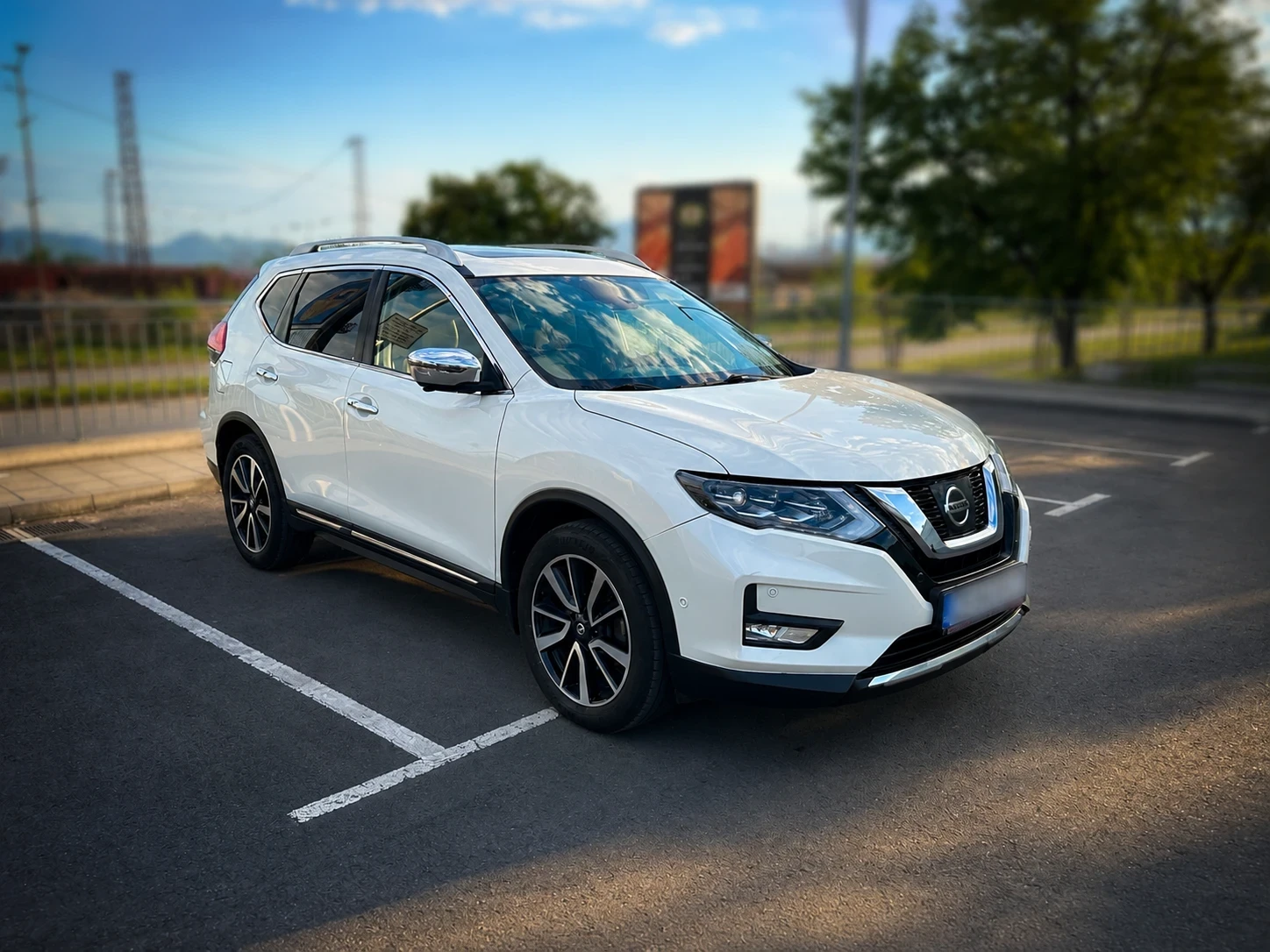 Nissan X-trail 4x4, седем местен, кожа, теглич, панорама