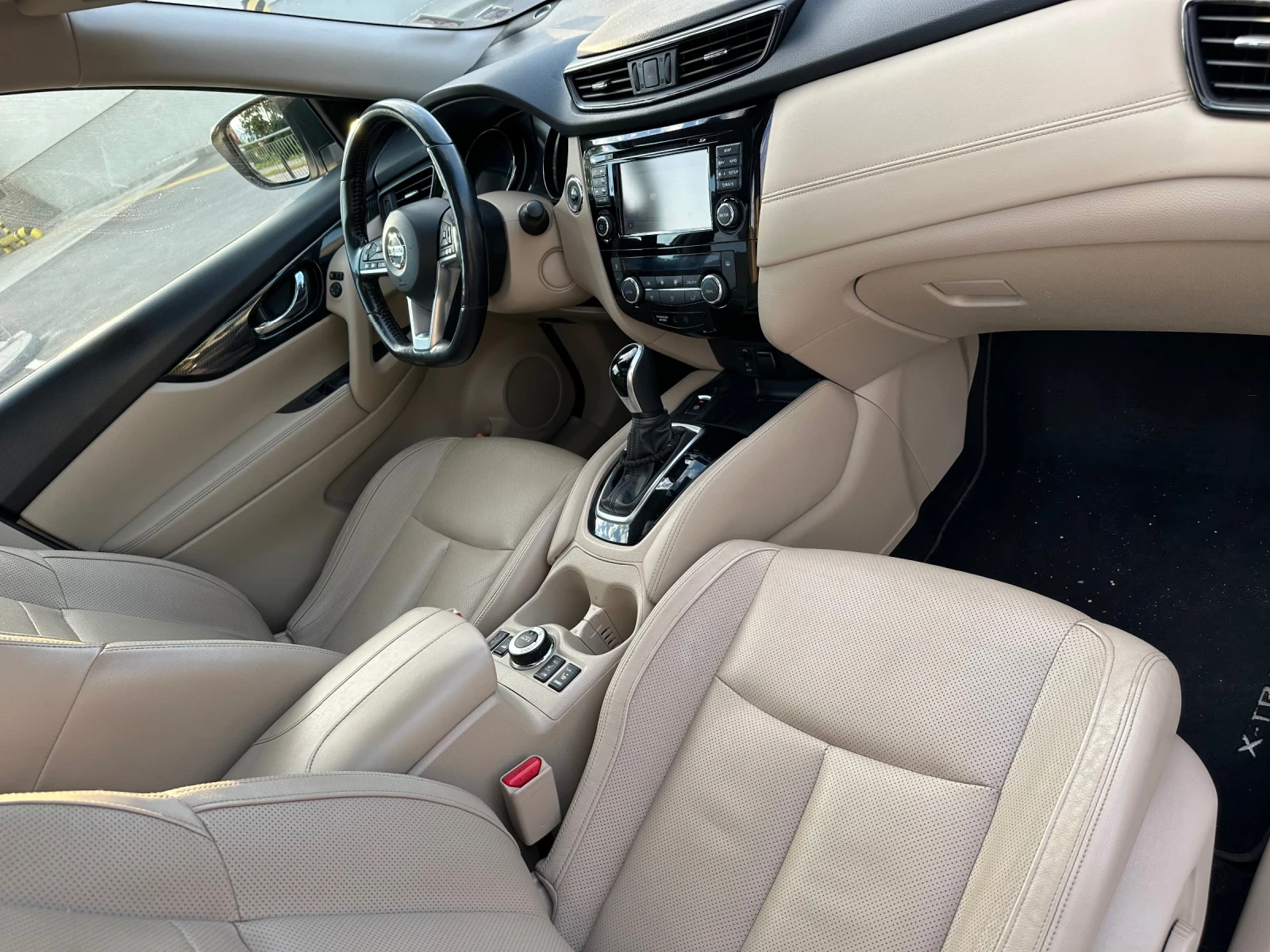 Nissan X-trail 4x4, седем местен, кожа, теглич, панорама, снимка 5 - Автомобили и джипове - 54443987
