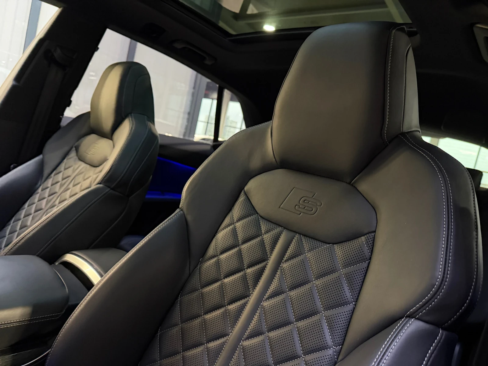 Audi Q8 50 TDI * S LINE * BANG&OLUFSEN* RS* ПАНОРАМА* , снимка 16 - Автомобили и джипове - 54754464
