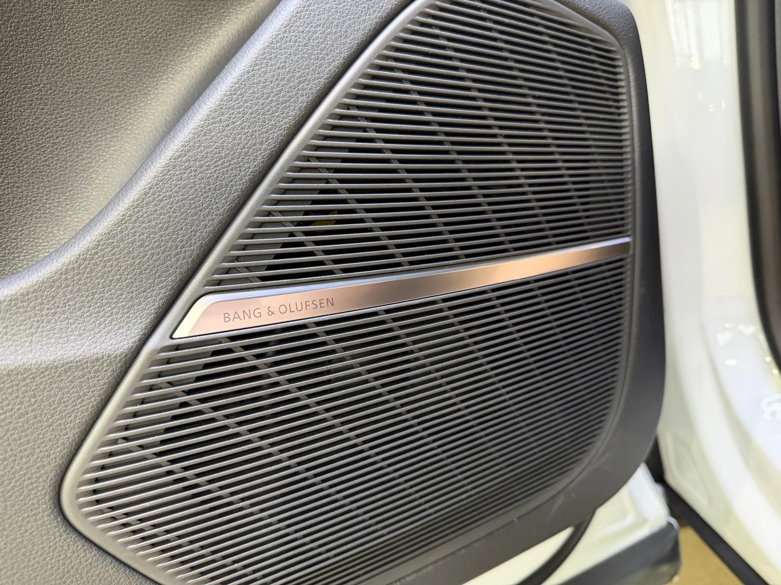 Audi Q8 50 TDI * S LINE * BANG&OLUFSEN* RS* ПАНОРАМА* , снимка 14 - Автомобили и джипове - 54754464