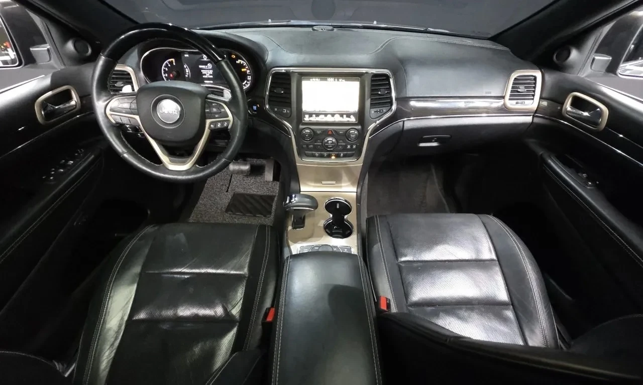 Jeep Grand cherokee 3.0 Diesel Overland, снимка 8 - Автомобили и джипове - 54945964