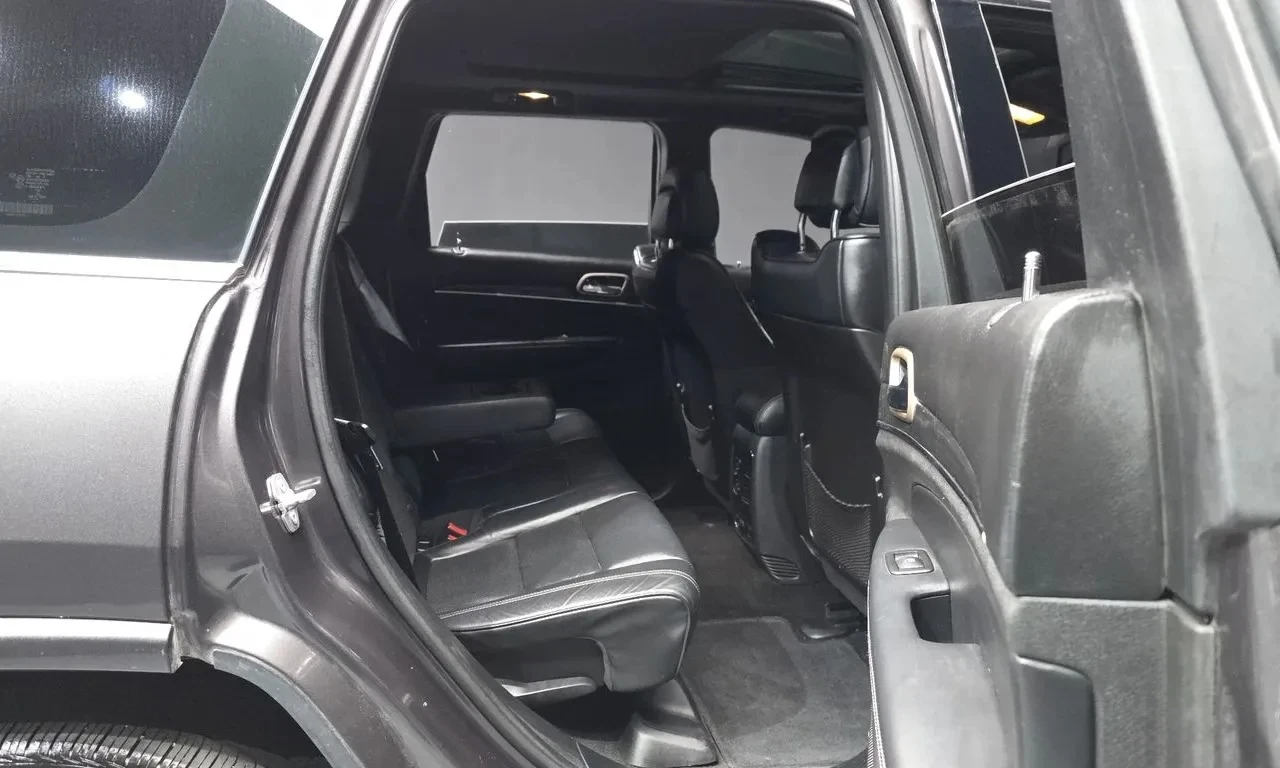 Jeep Grand cherokee 3.0 Diesel Overland, снимка 9 - Автомобили и джипове - 54945964
