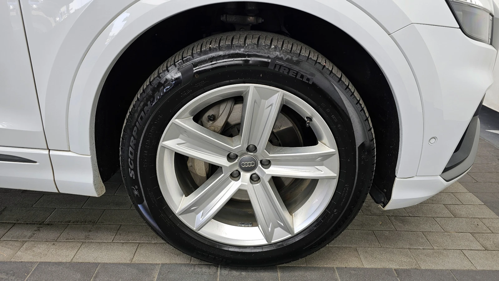 Audi Q8 45 TDI quattro* 360* HUD* SOFT CLOSE* КРАЙНА ЦЕНА, снимка 5 - Автомобили и джипове - 55593545