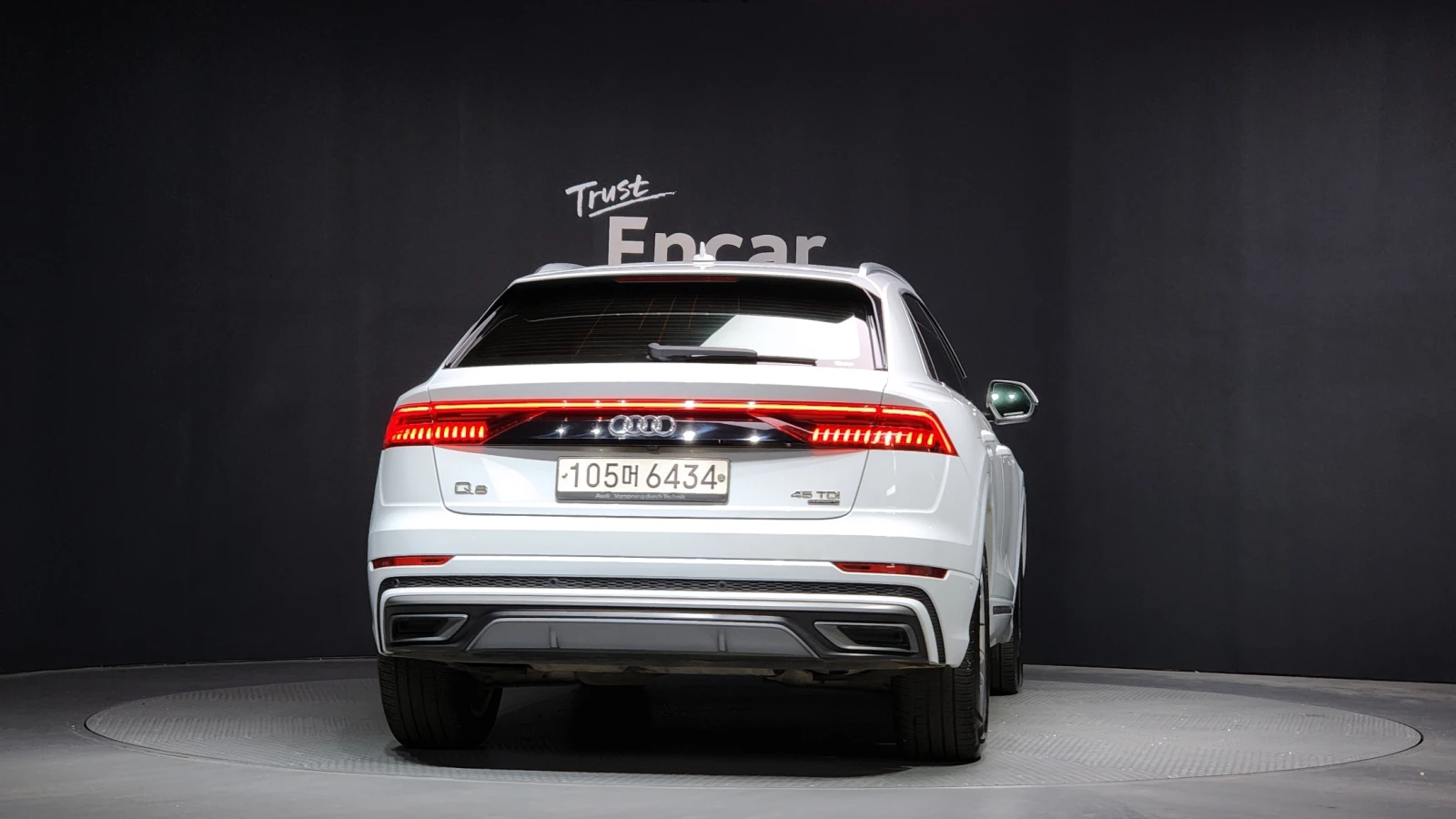 Audi Q8 45 TDI quattro* 360* HUD* SOFT CLOSE* КРАЙНА ЦЕНА, снимка 4 - Автомобили и джипове - 55593545