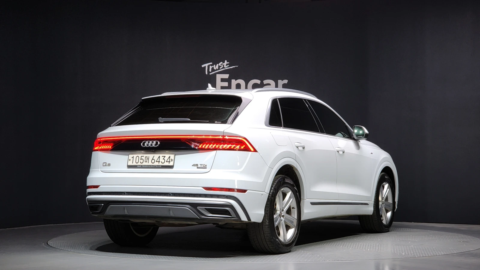 Audi Q8 45 TDI quattro* 360* HUD* SOFT CLOSE* КРАЙНА ЦЕНА, снимка 2 - Автомобили и джипове - 55593545