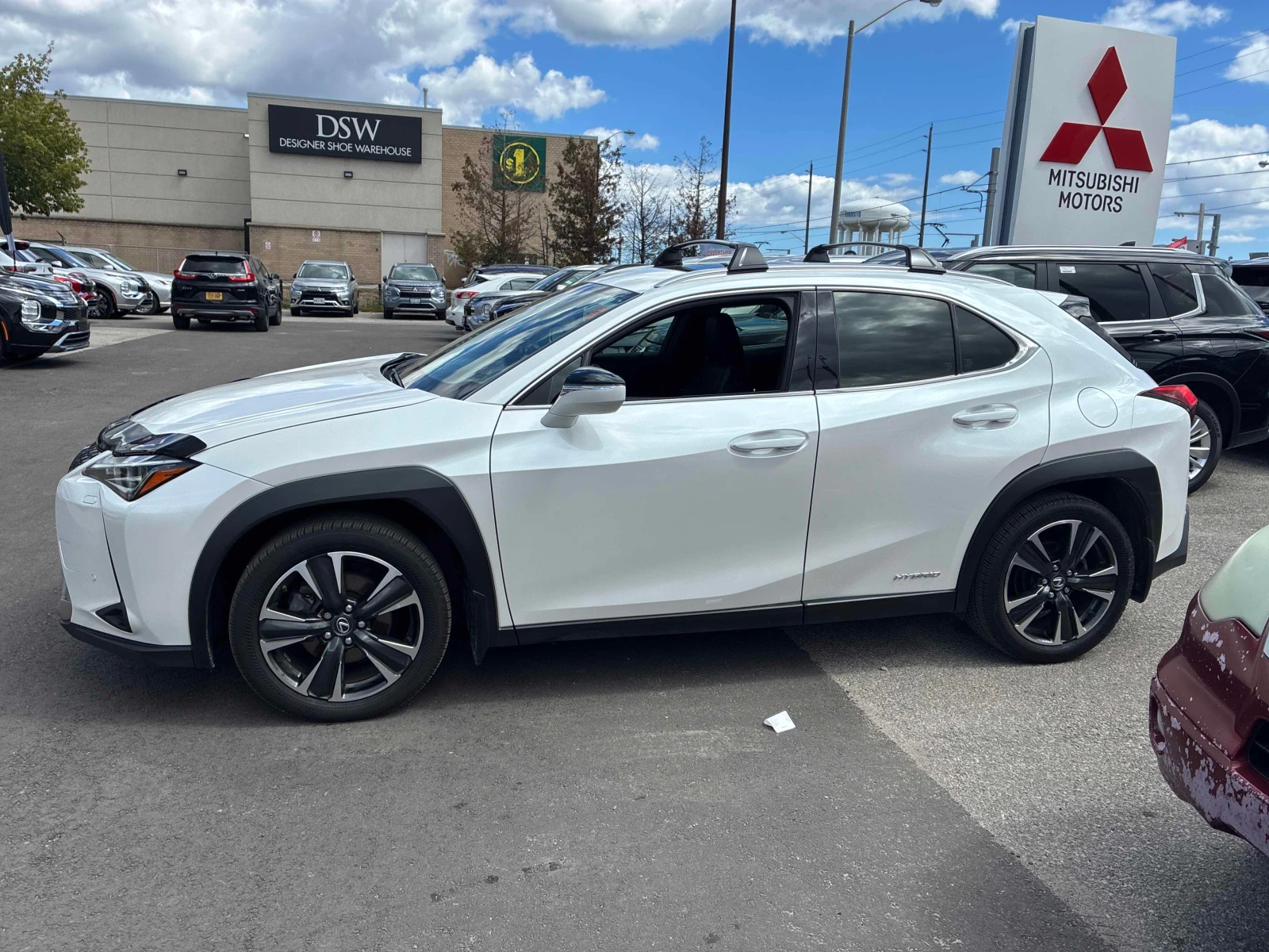 Lexus UX * 250h * CARFAX * ОПЦИЯ ЗА ФИНАНСИРАНЕ , снимка 2 - Автомобили и джипове - 55850139