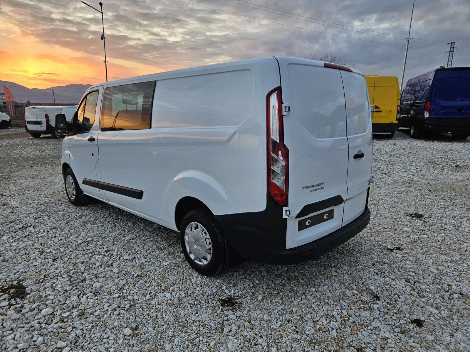 Ford Transit CUSTOM Товаропътнически - изображение 3