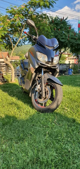     Yamaha X-max  250i sport