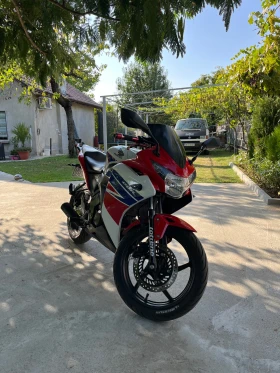 Обява за продажба на Honda Cbr 125 R ~3 500 лв. - изображение 1