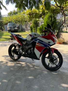 Обява за продажба на Honda Cbr 125 R ~3 500 лв. - изображение 1