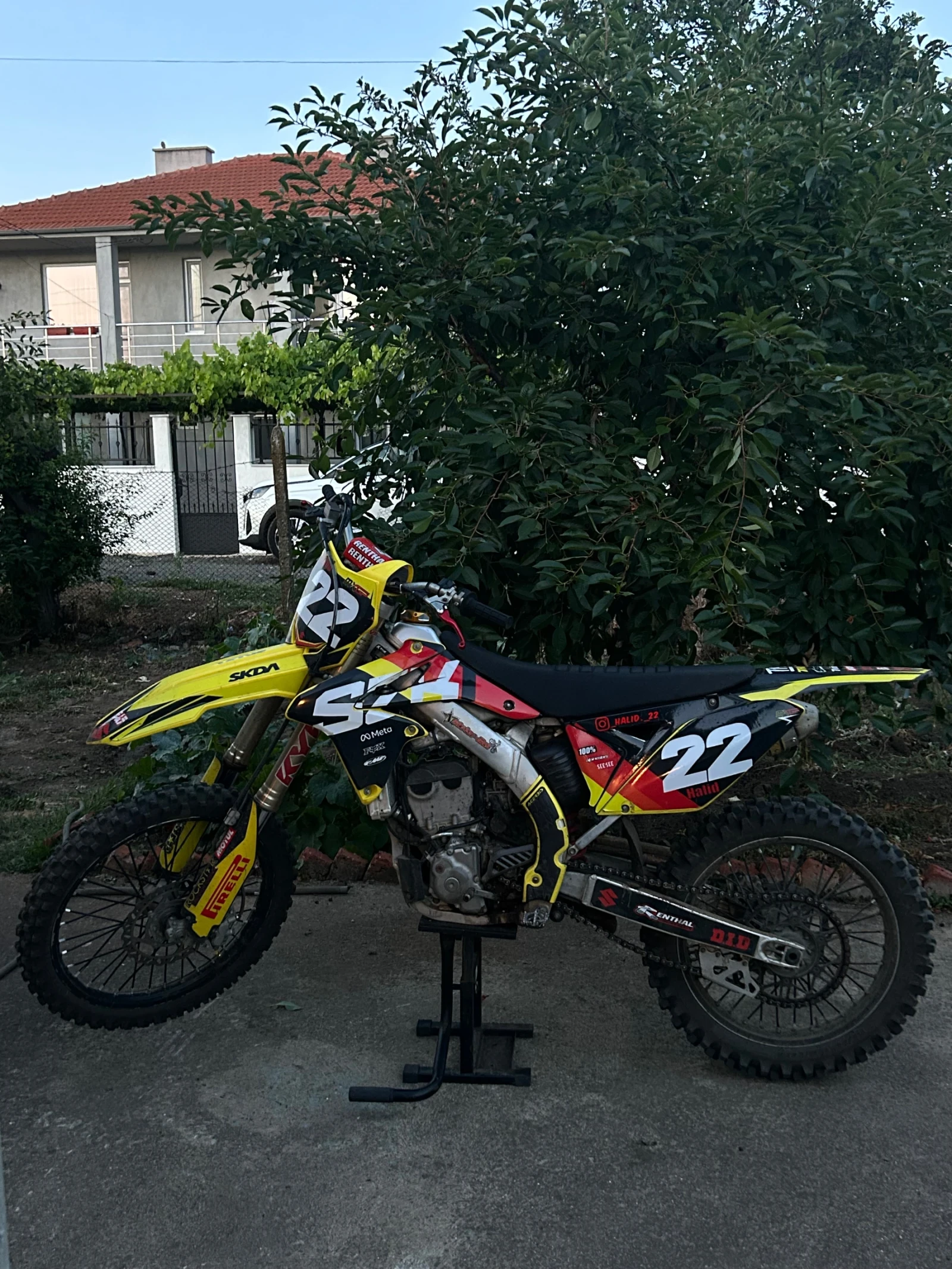 Suzuki Rmz