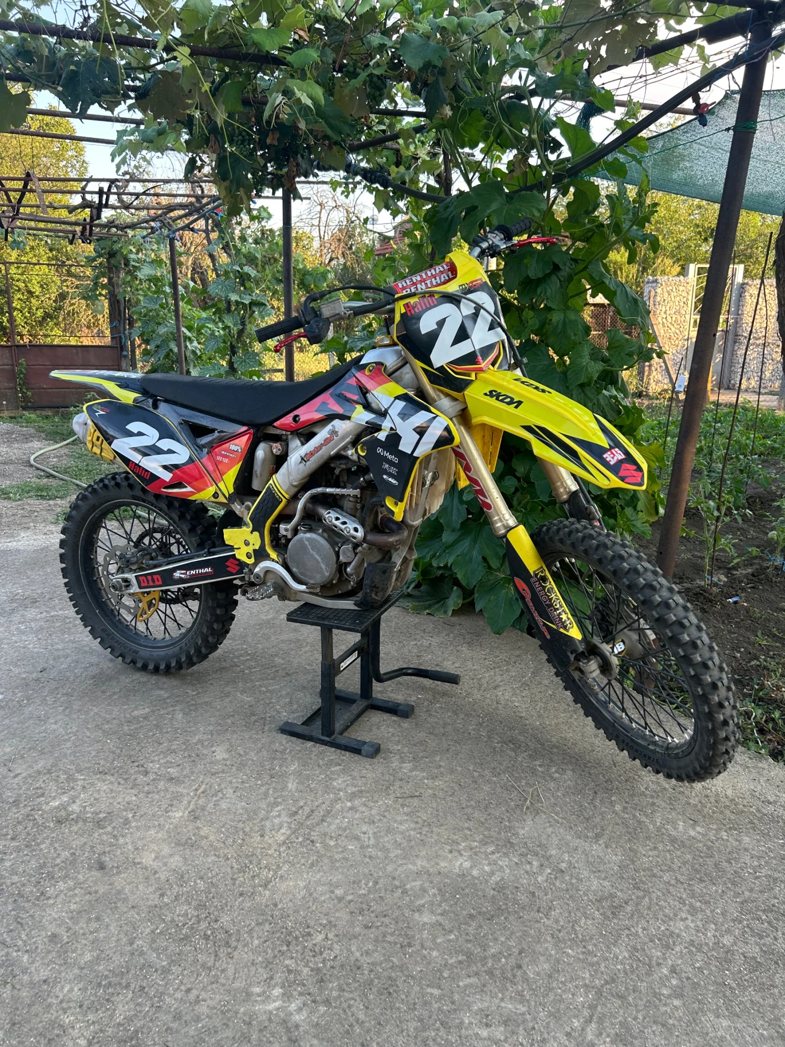 Suzuki Rmz