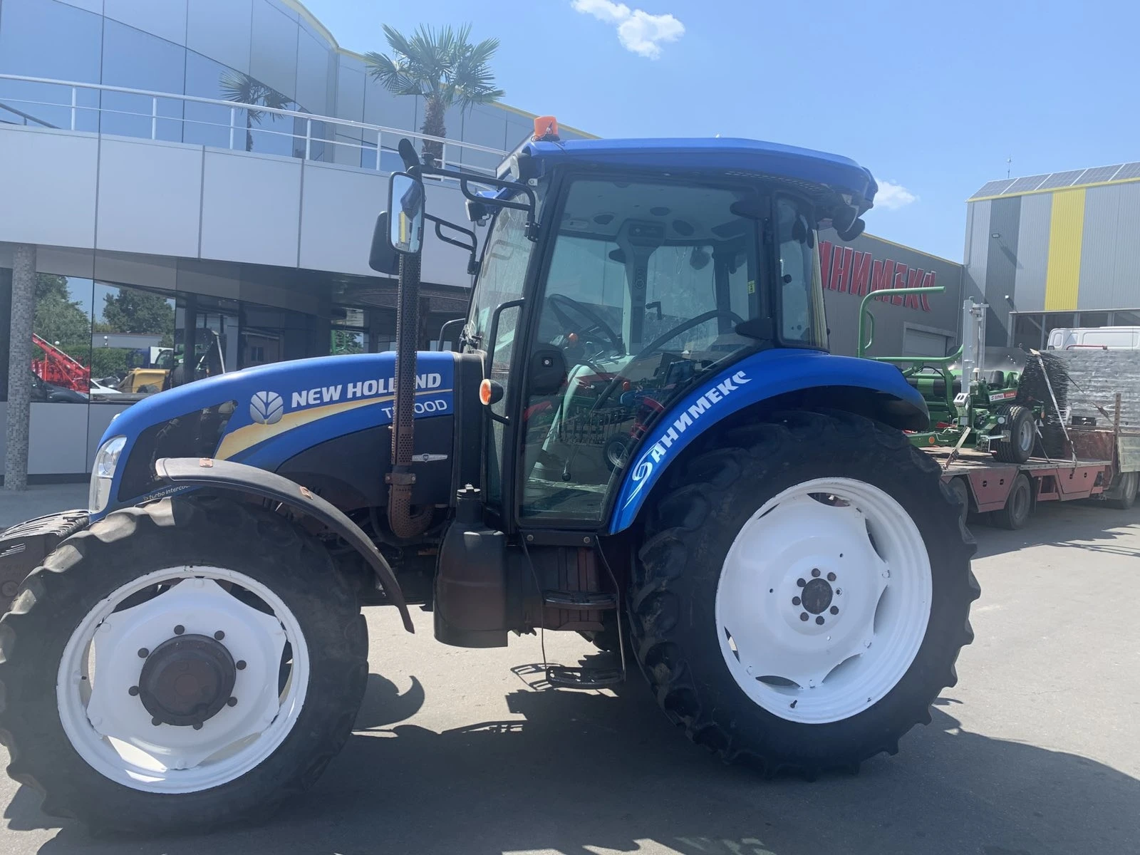 Трактор New Holland TD100D - изображение 2