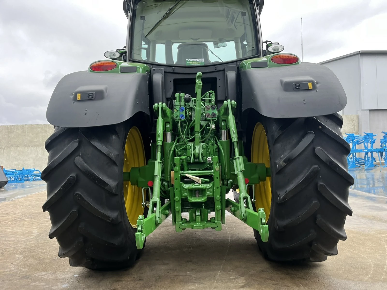 Трактор John Deere 6210R - изображение 5