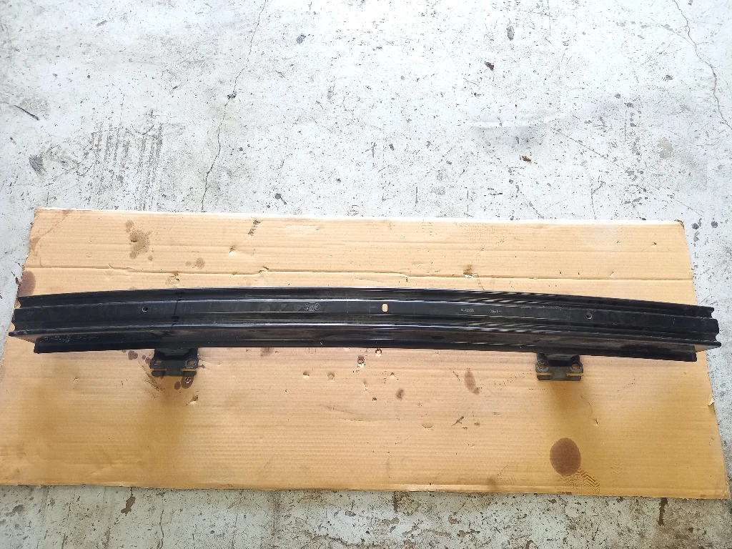 Греда под предна броня Дискавъри 3,4 2.7д 