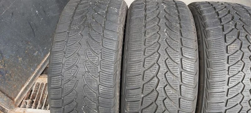 Гуми Летни 225/50R17, снимка 2 - Гуми и джанти - 32927397