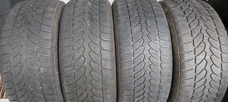 Гуми Летни 225/50R17, снимка 1 - Гуми и джанти - 32927397