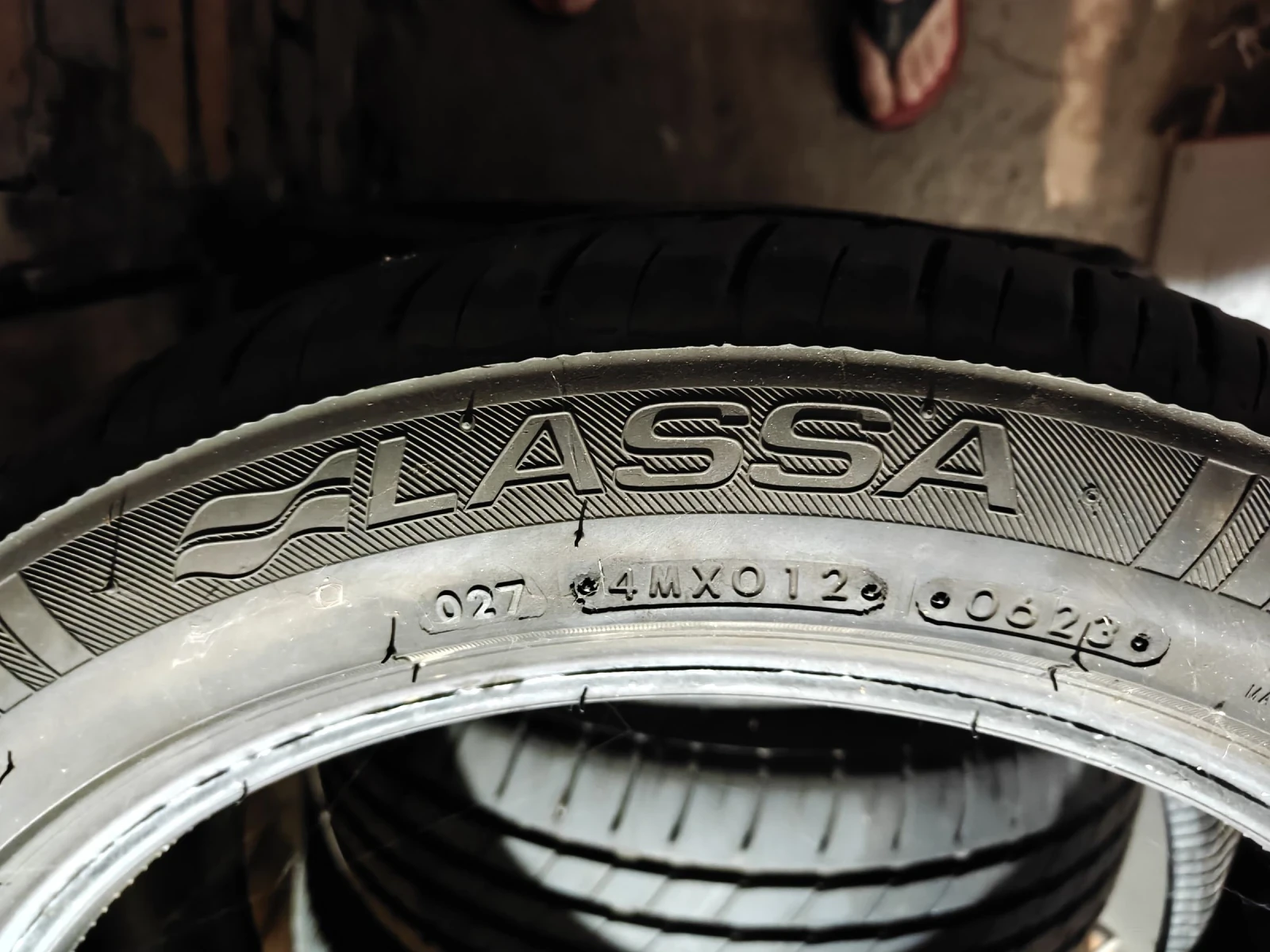 Гуми Летни 215/50R17, снимка 5 - Гуми и джанти - 53899886