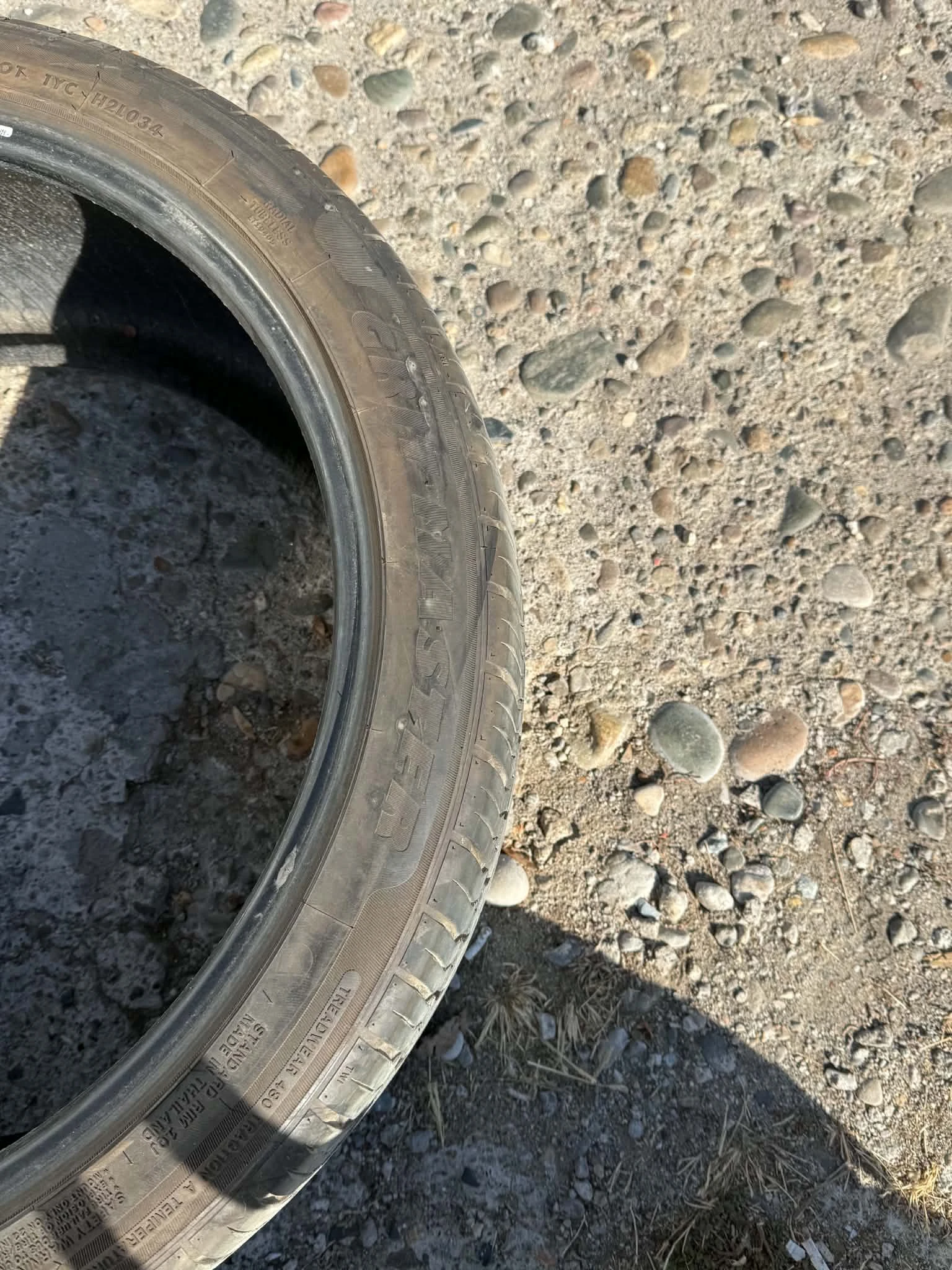 Гуми Летни 285/35R22, снимка 4 - Гуми и джанти - 56214052