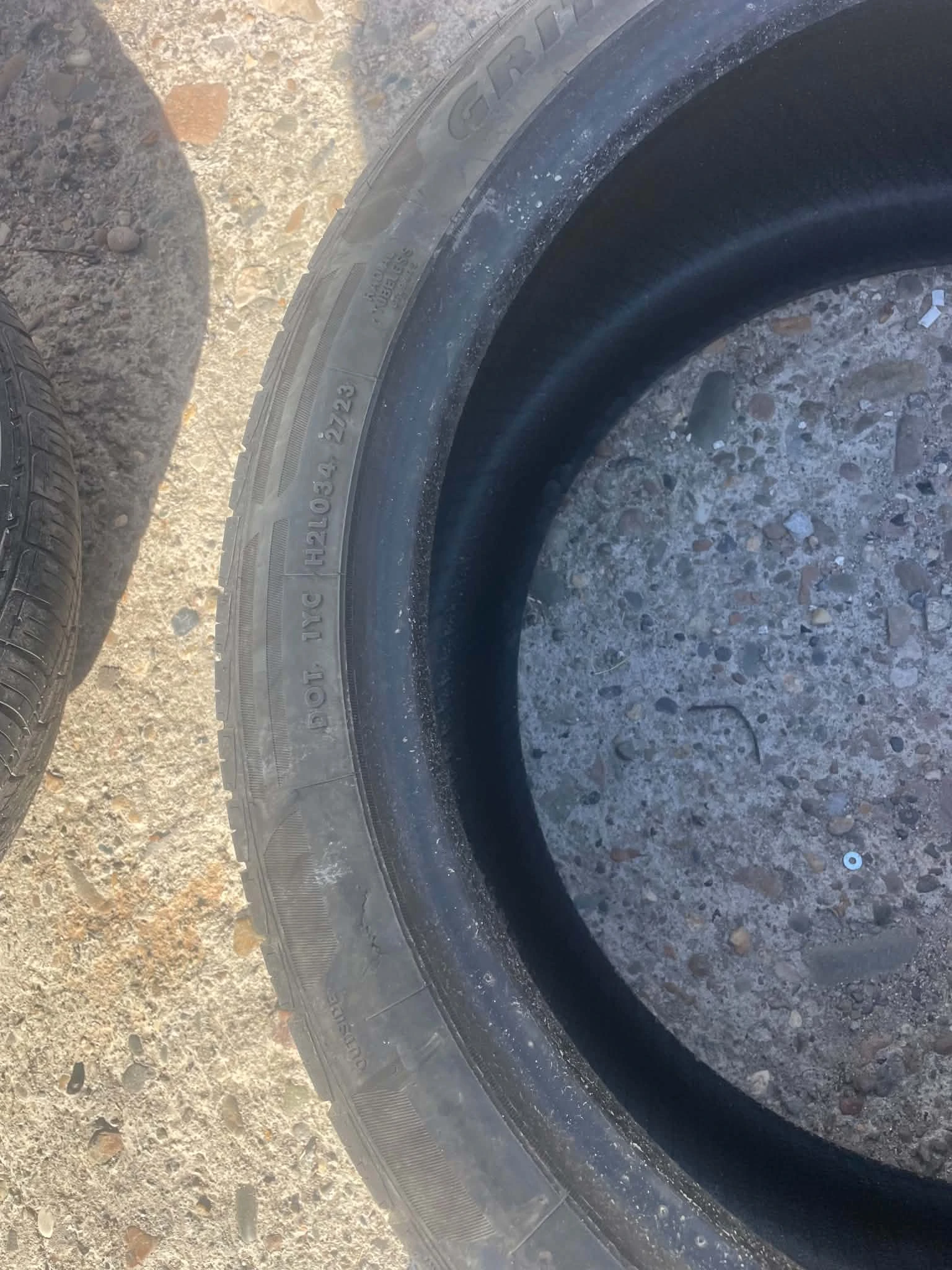 Гуми Летни 285/35R22, снимка 7 - Гуми и джанти - 56214052