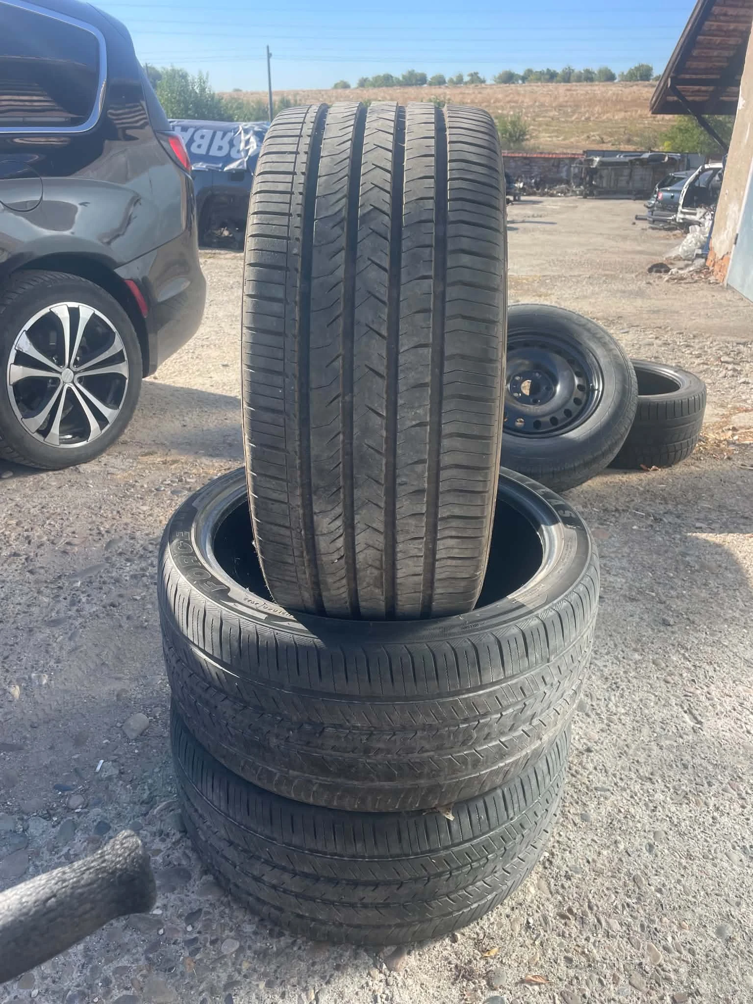 Гуми Летни 285/35R22