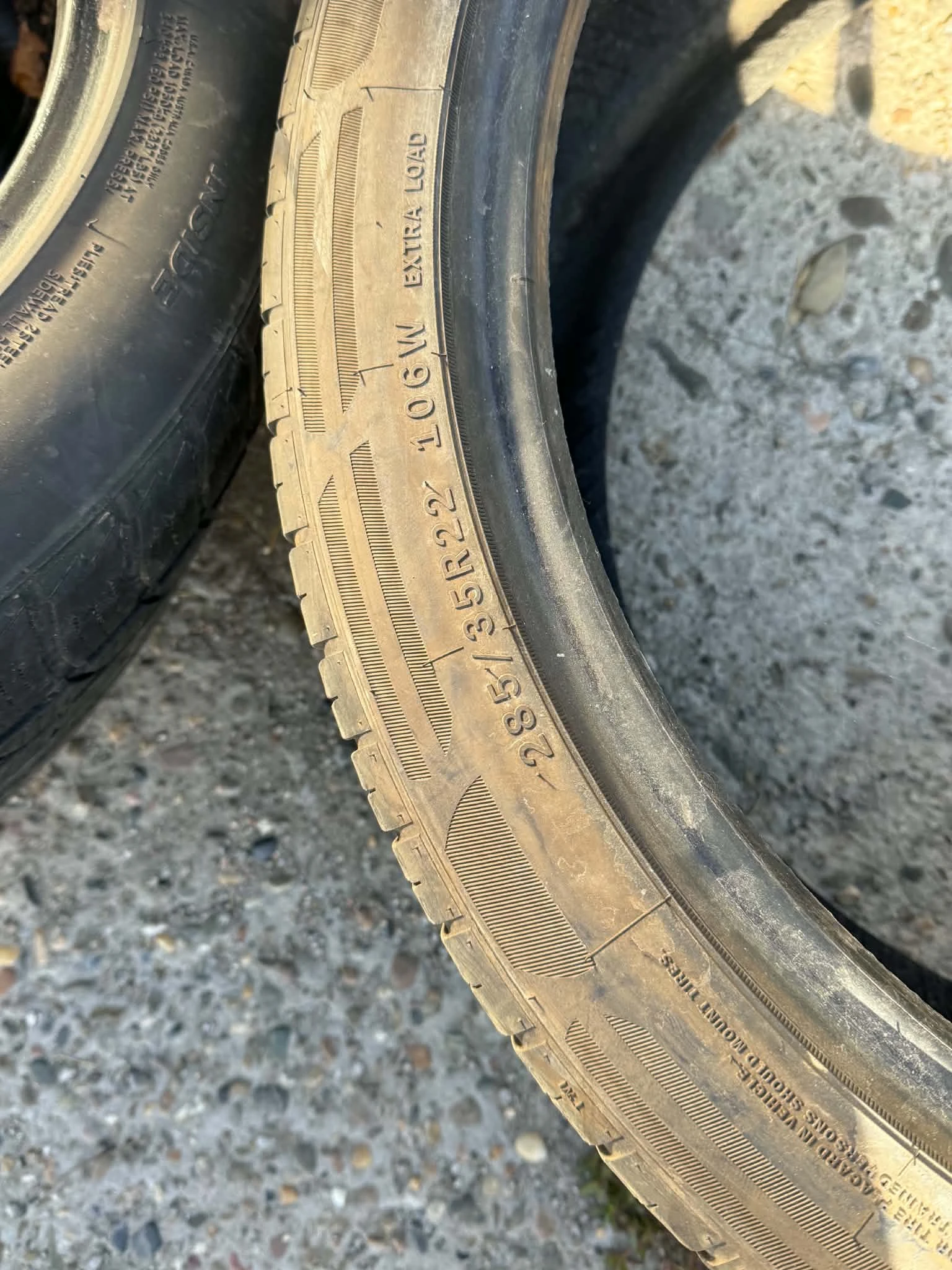 Гуми Летни 285/35R22, снимка 5 - Гуми и джанти - 56214052